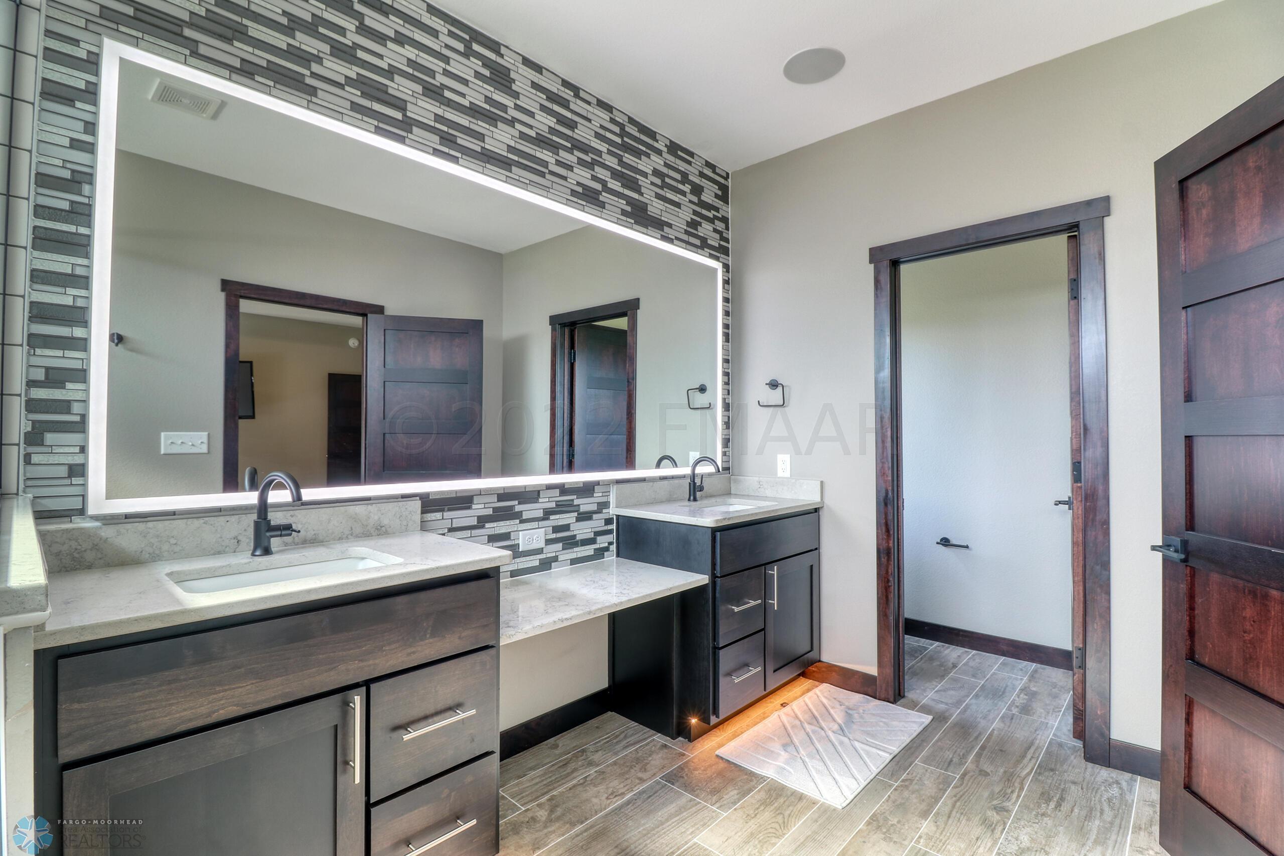 Master Bathroom1_1