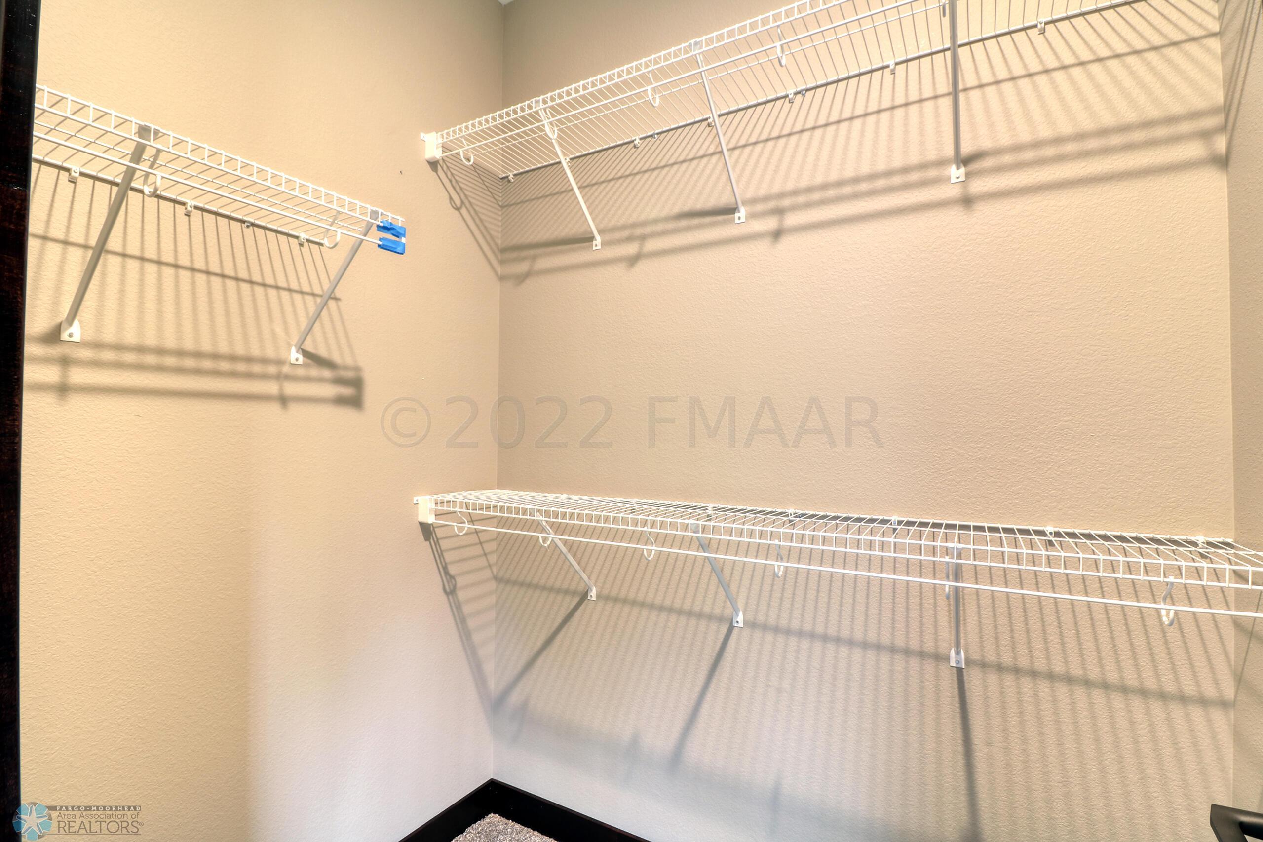 Bedroom1_closet