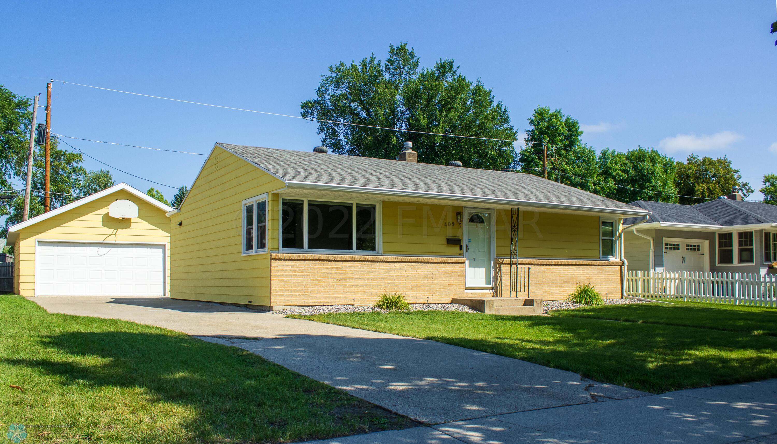 409_24th_Ave_N-1