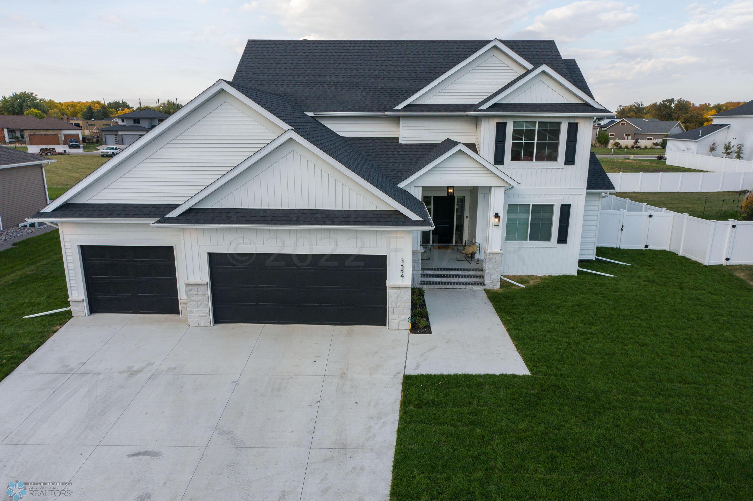3554 Grandwood Drive N (2)