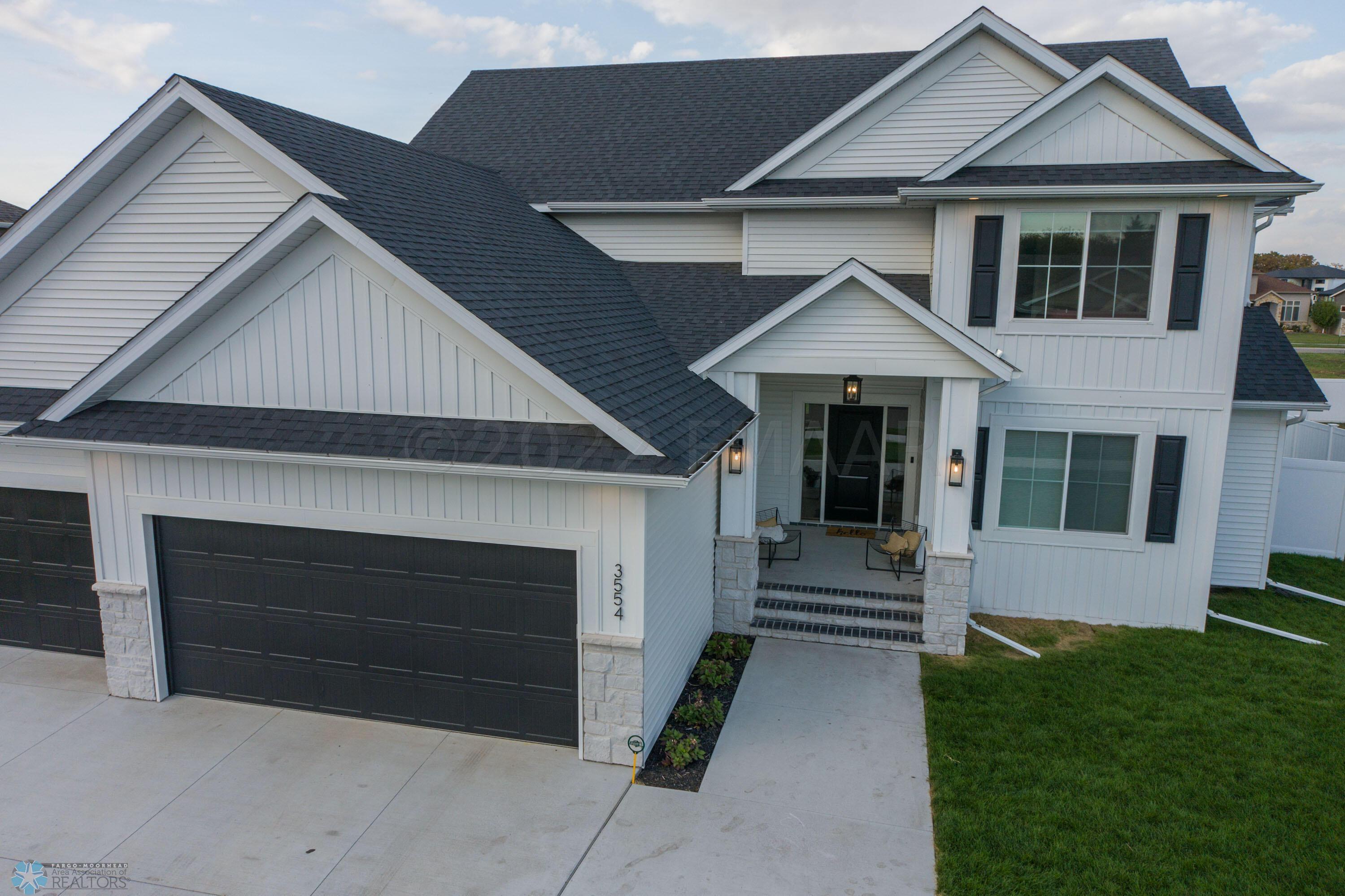 3554 Grandwood Drive N (5)