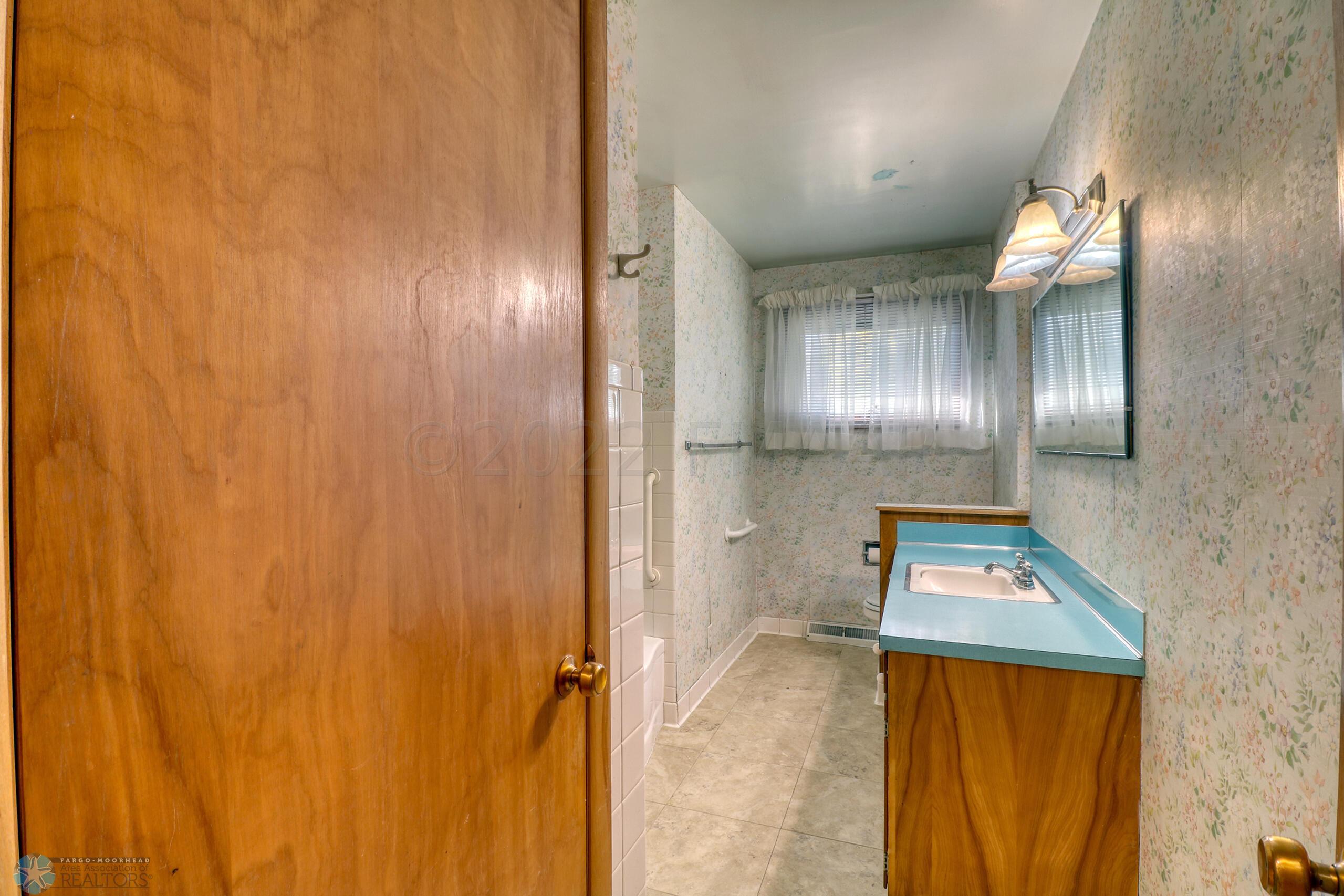Bathroom1_2