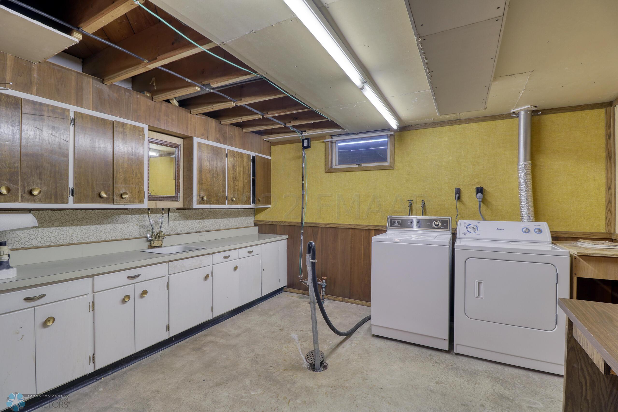 Basement Laundry1