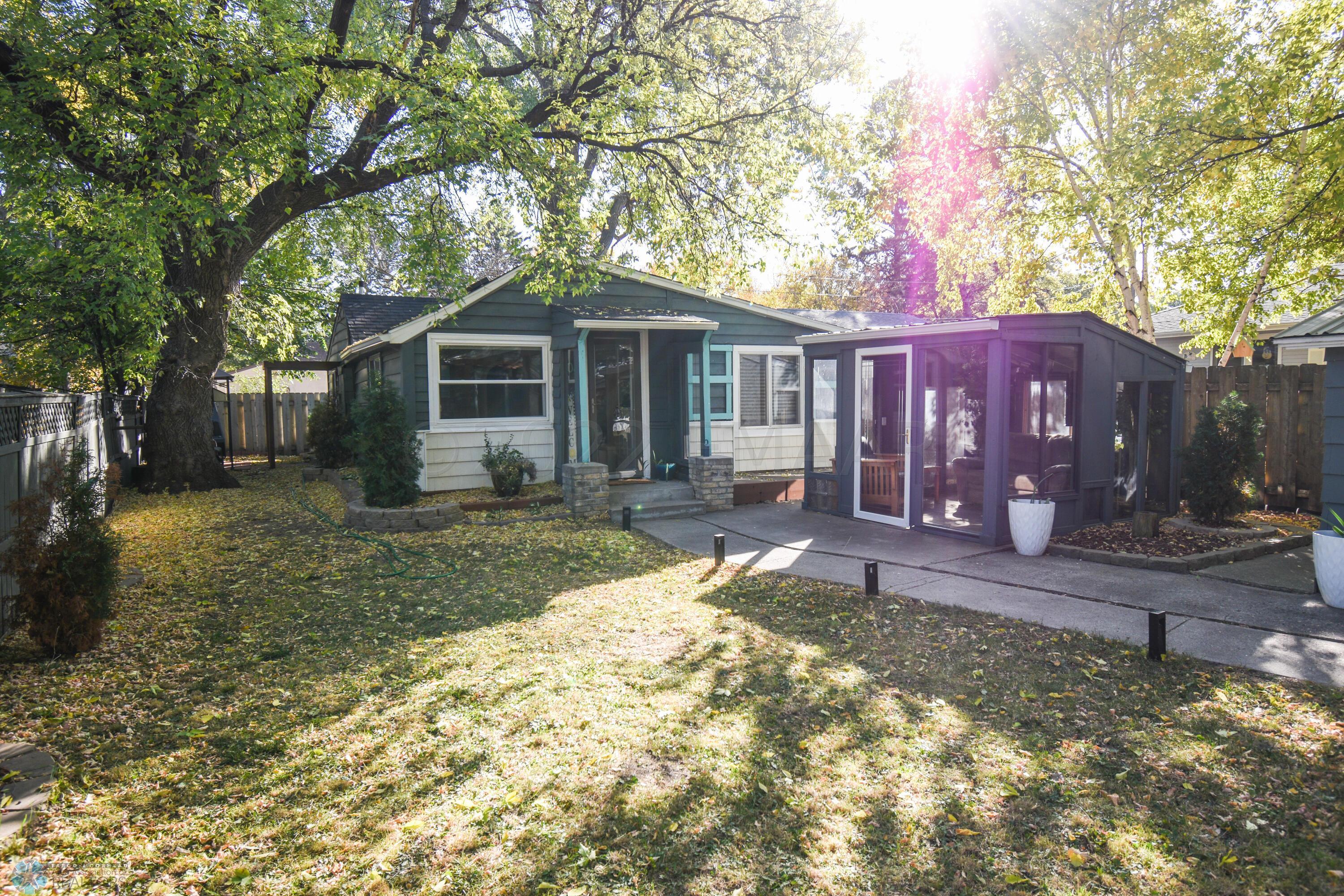 A31E9ECB-CB09-4FFD-9CA3-5E7A2B31E259