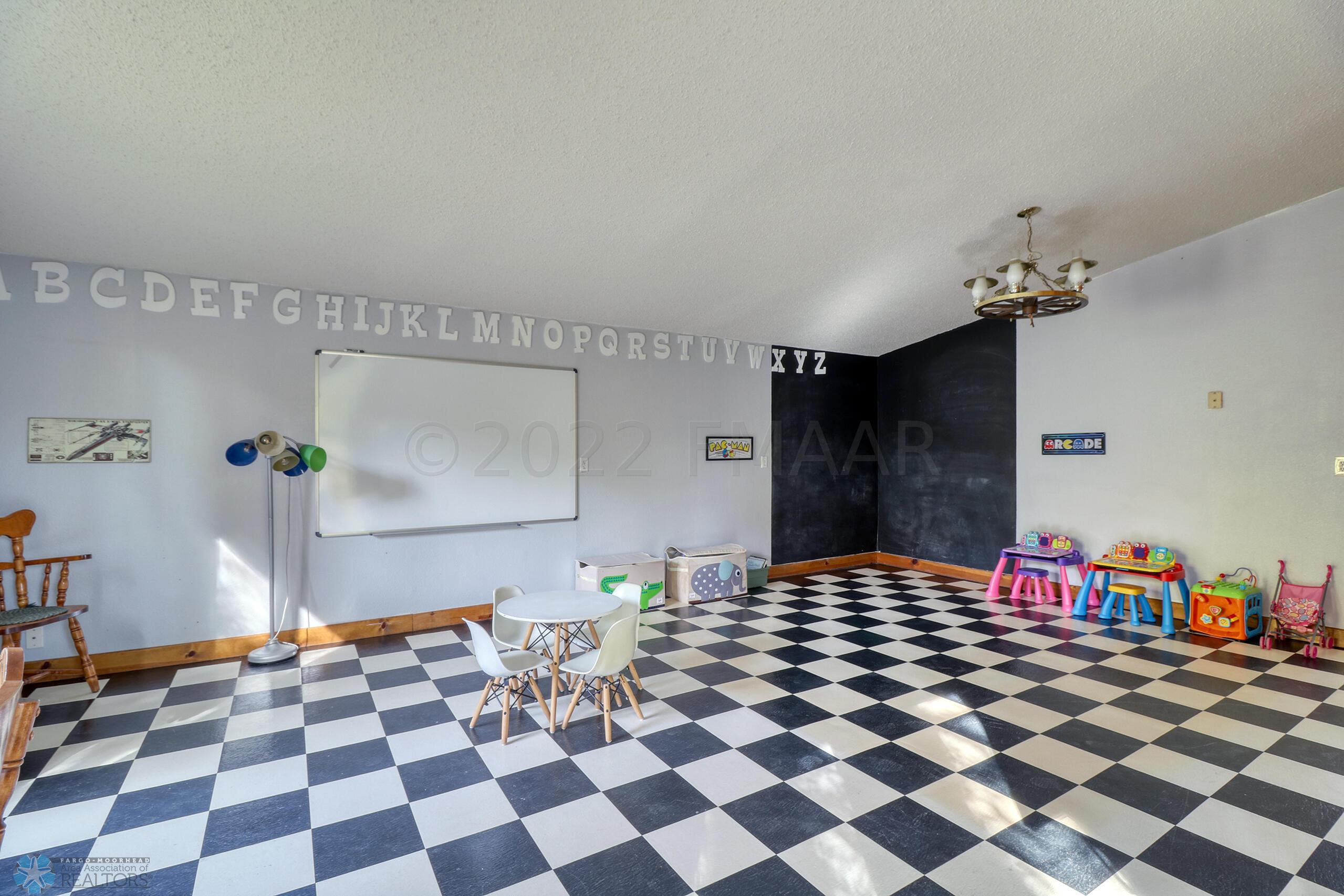 Garage_Bonus Room1_2