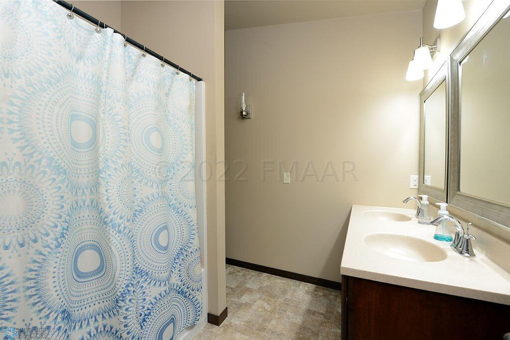 Main Bath Wtih Double Sinks