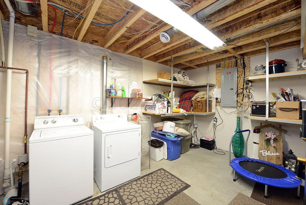Large Storage/Laundry