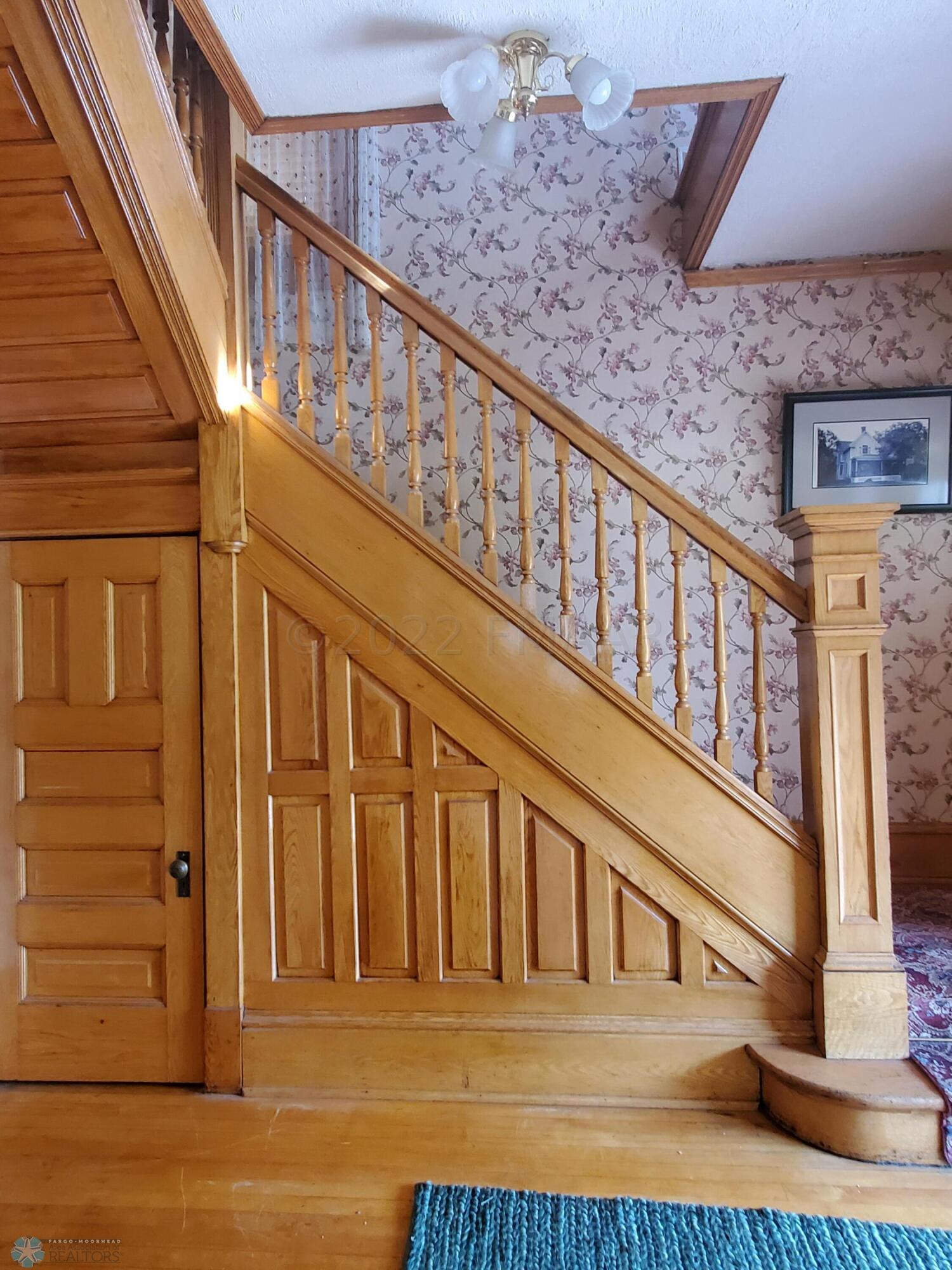 Stairway with closet