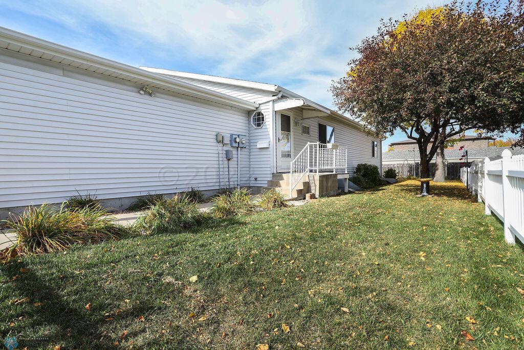 1408 14 1/2 Ave E, West Fargo