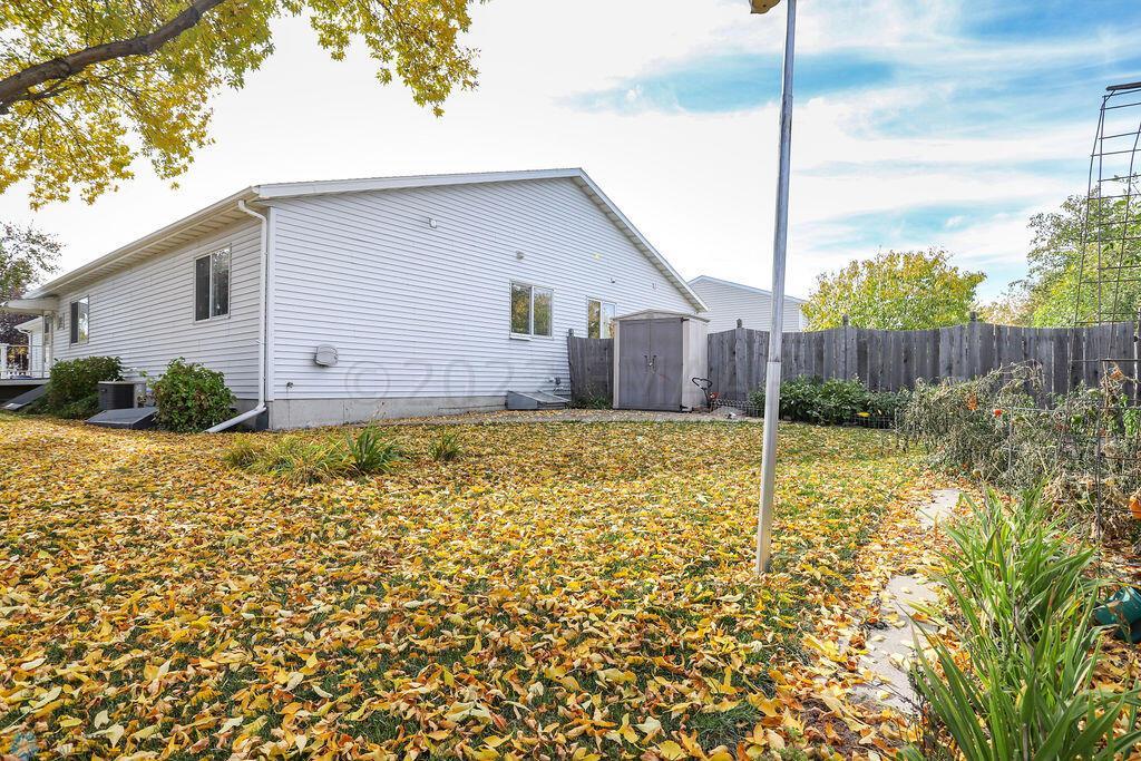 1408 14 1/2 Ave E, West Fargo