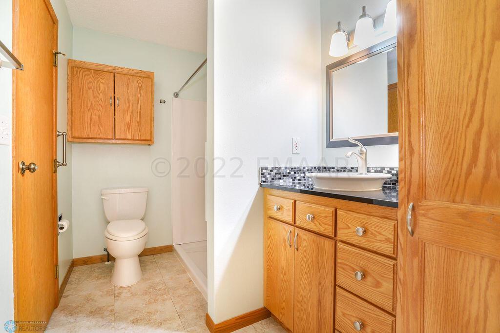 1408 14 1/2 Ave E, West Fargo