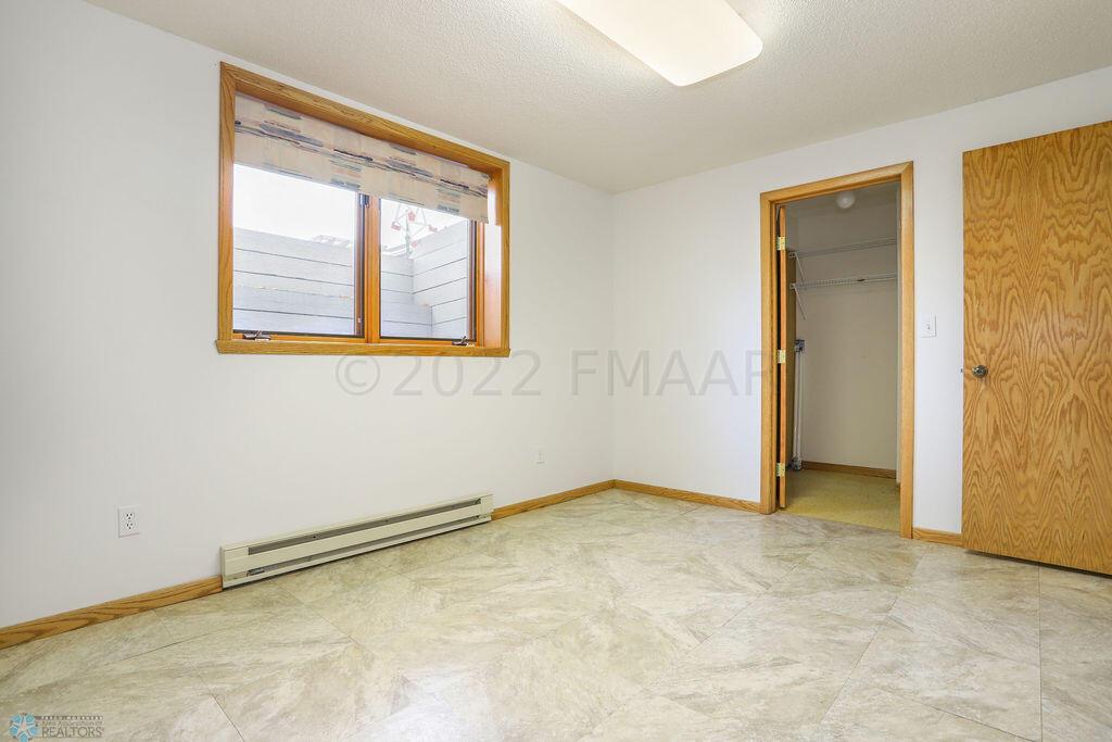 1408 14 1/2 Ave E, West Fargo
