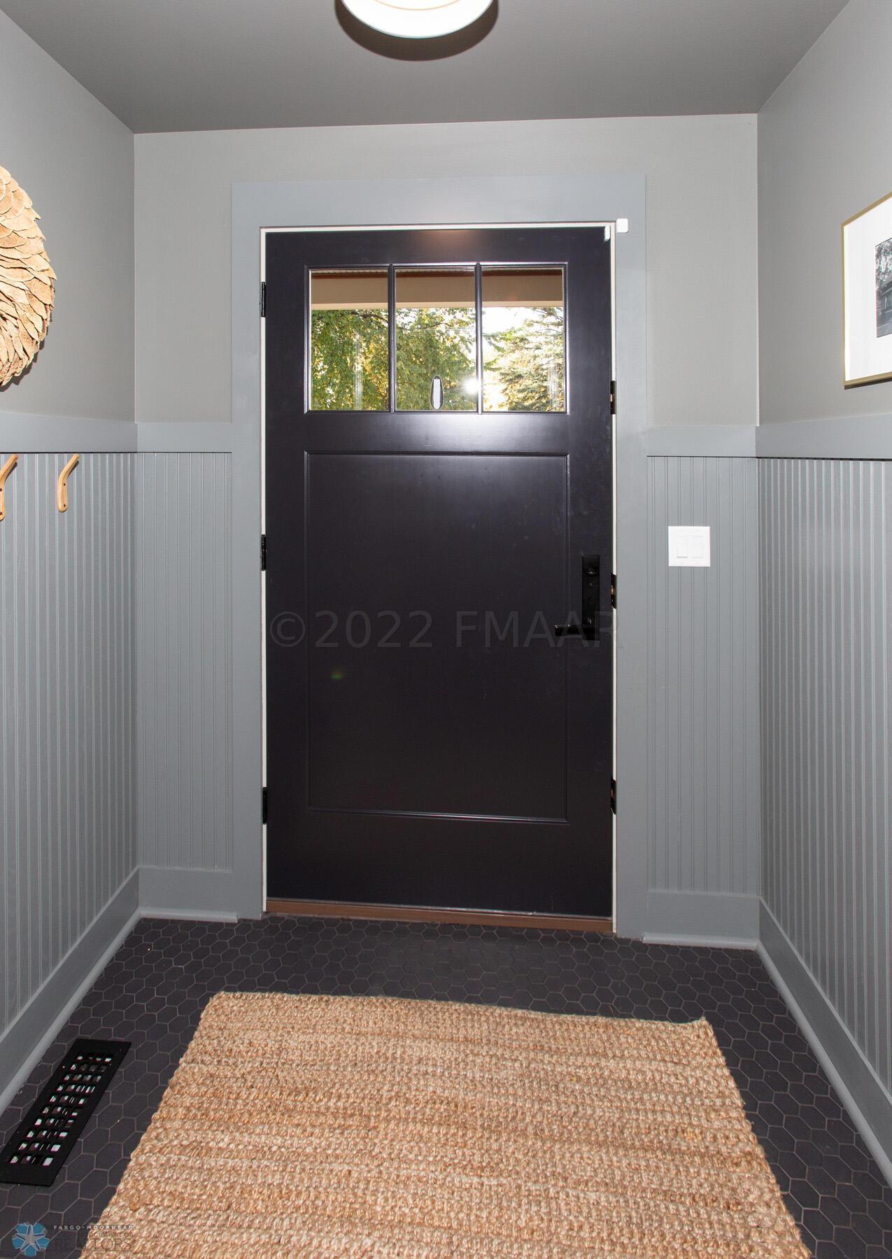 Enclosed foyer