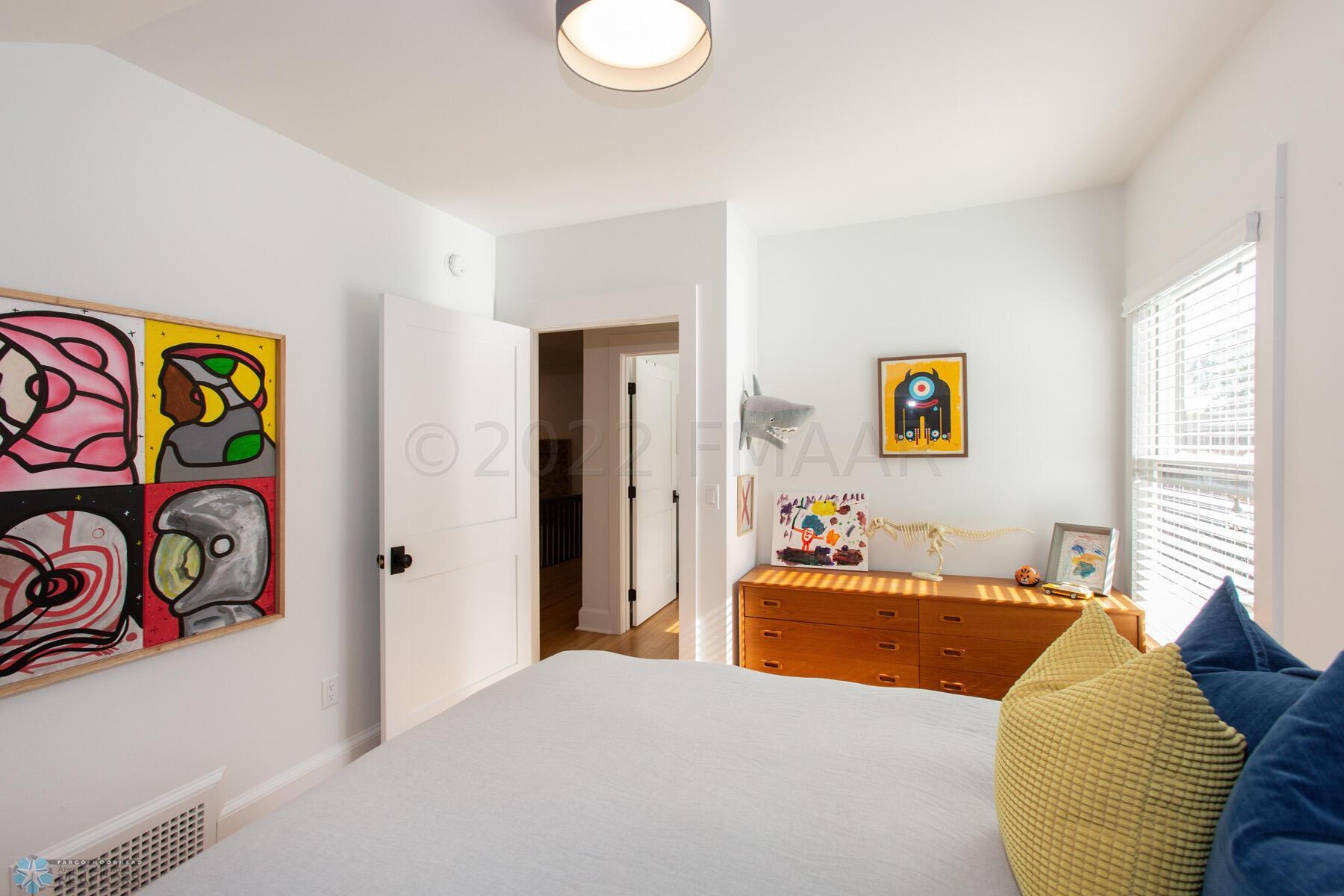 2nd bedroom