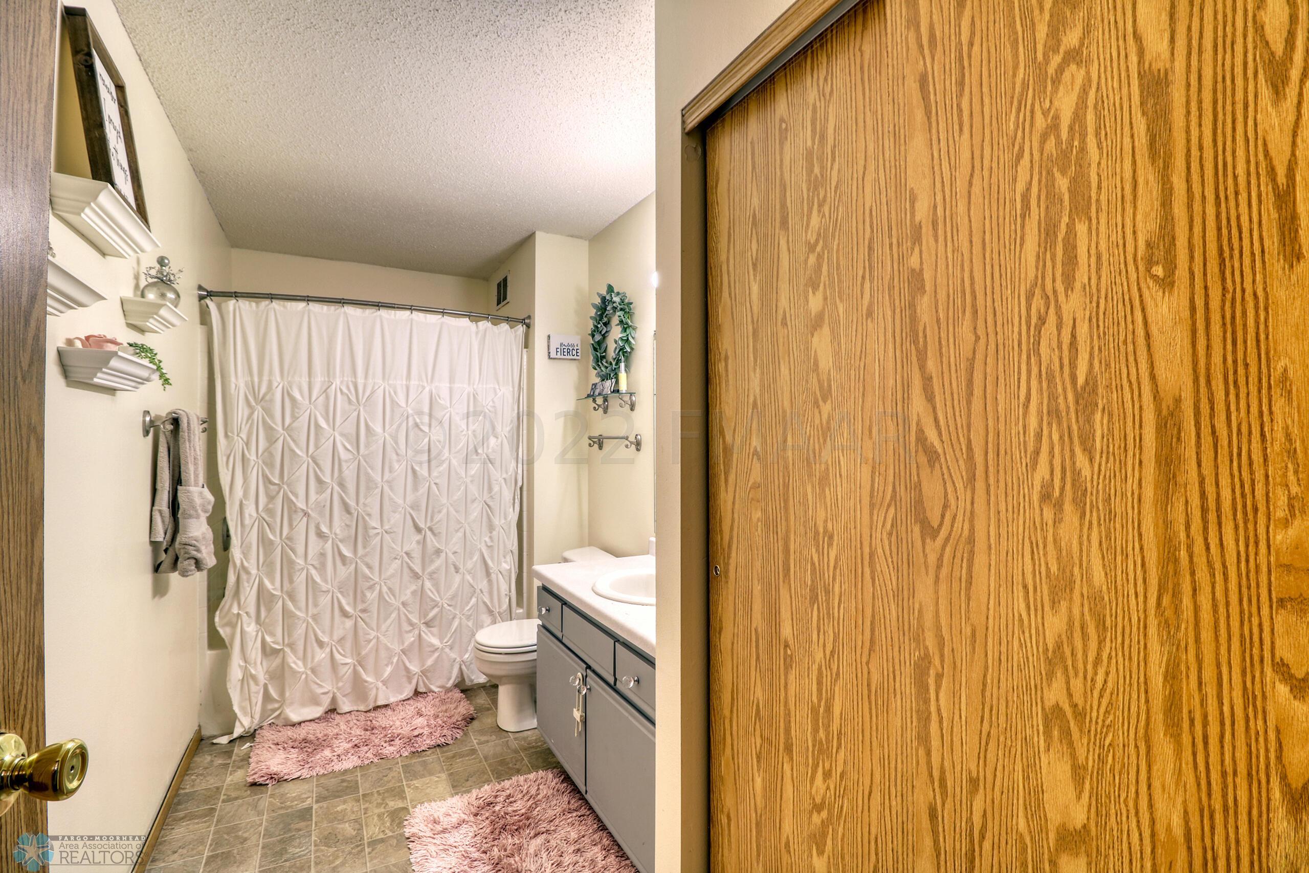 Bathroom1_2