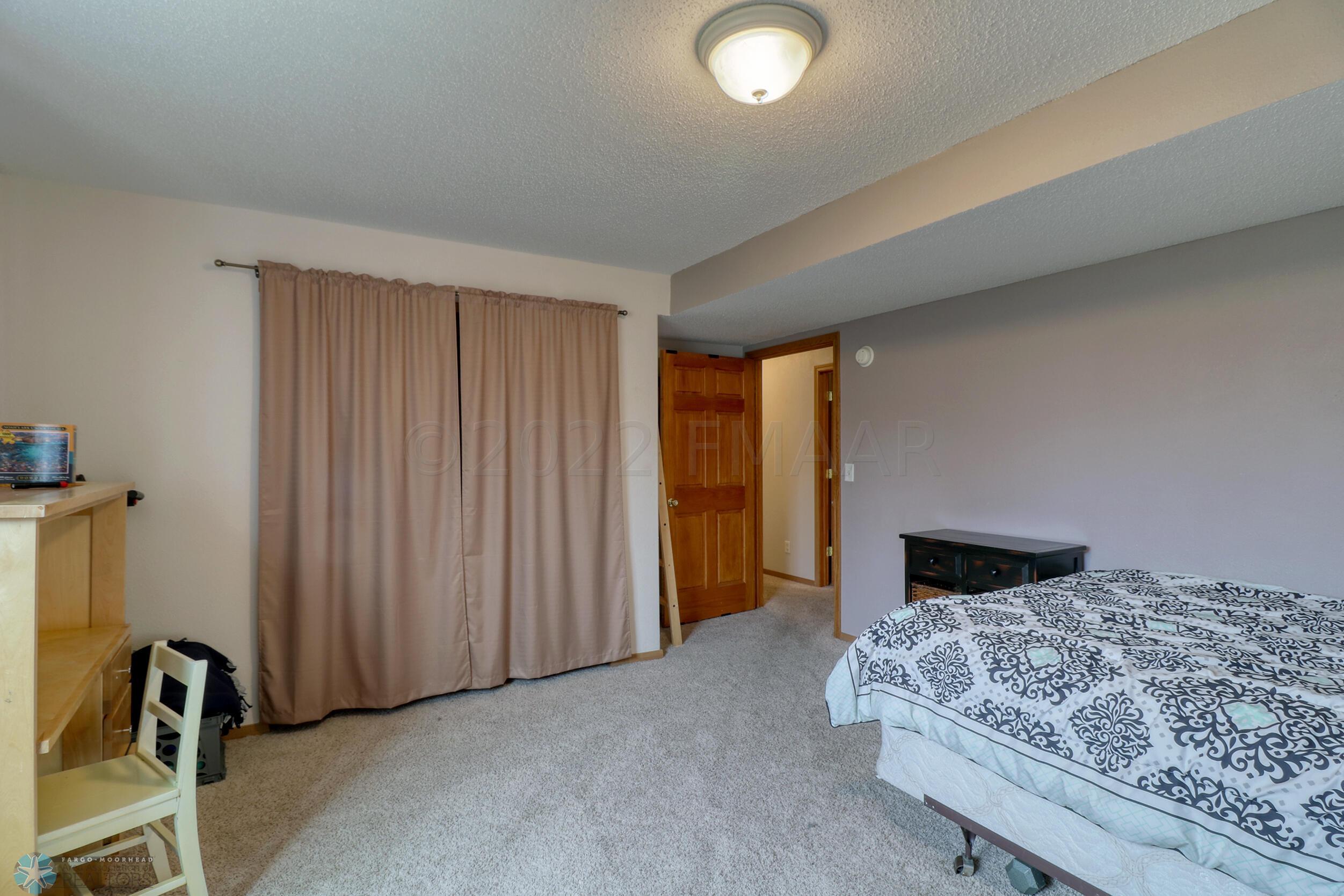 Basement Bedroom1_2
