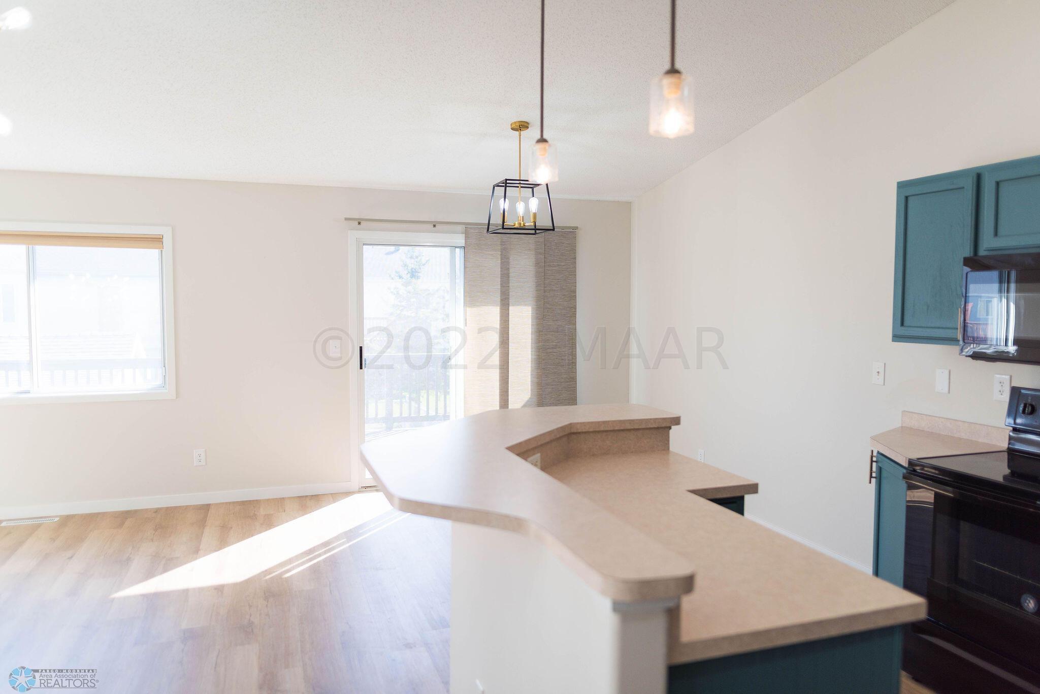kitchen/dining area
