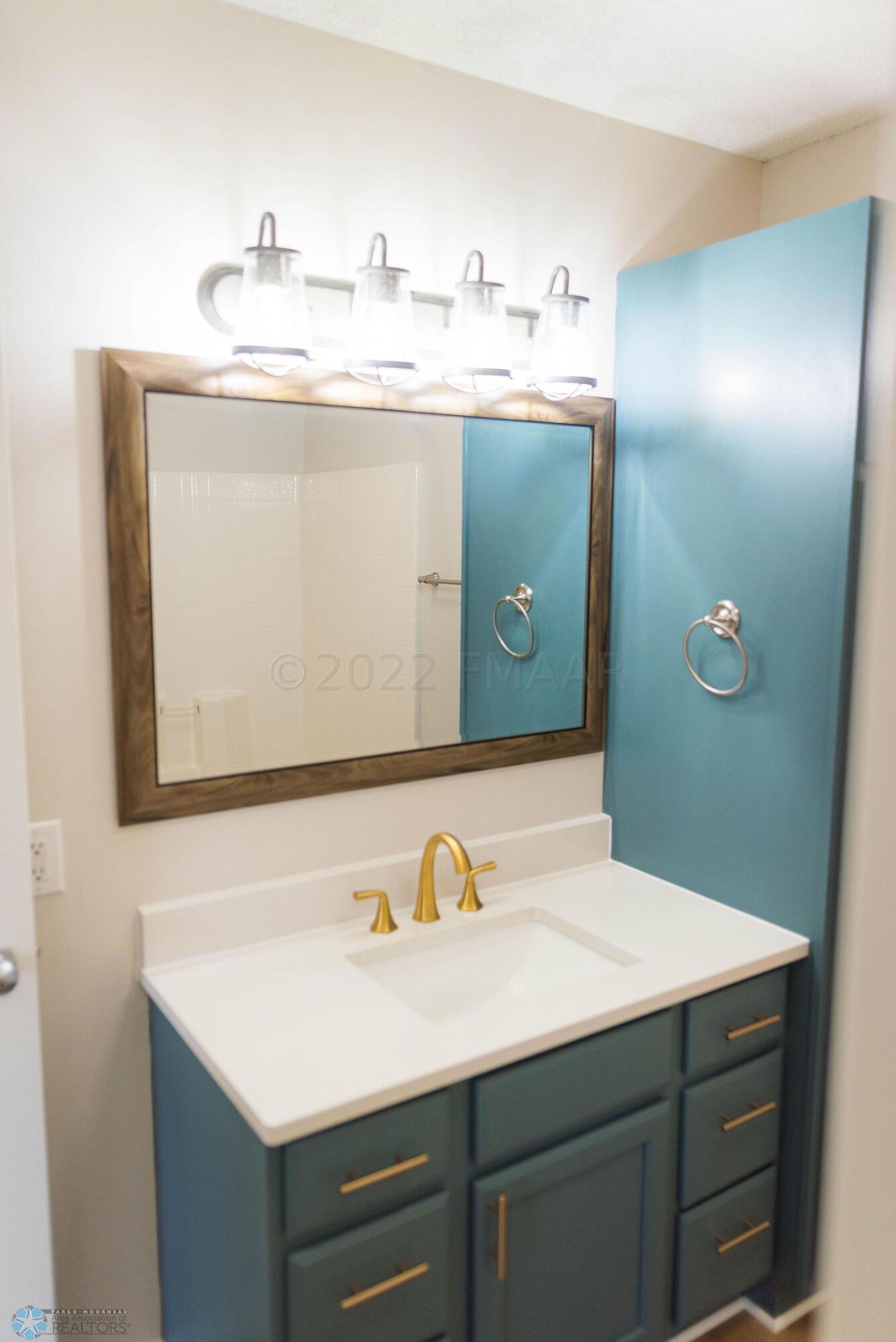 hollywood bath