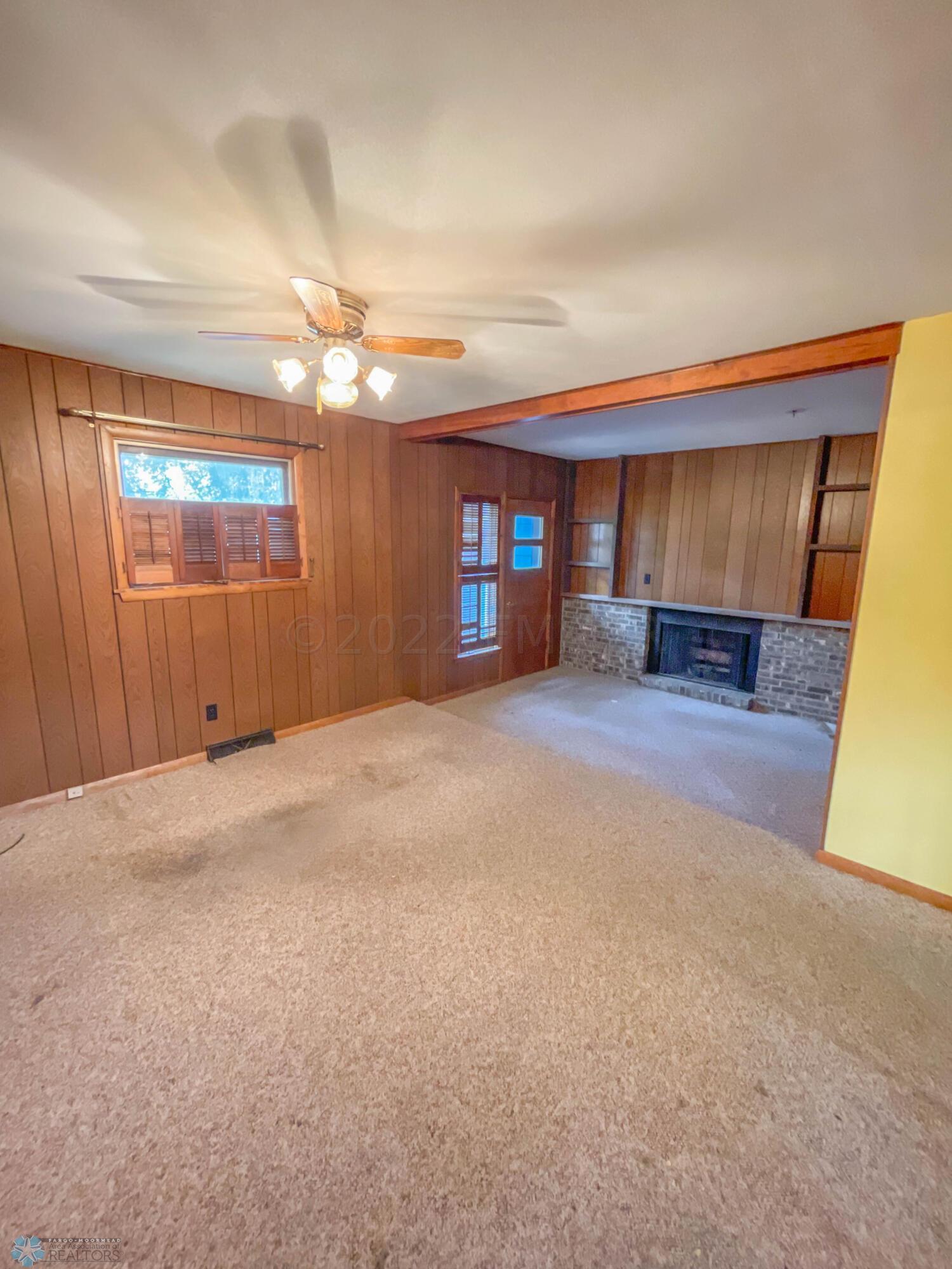 702 Elm St, West Fargo