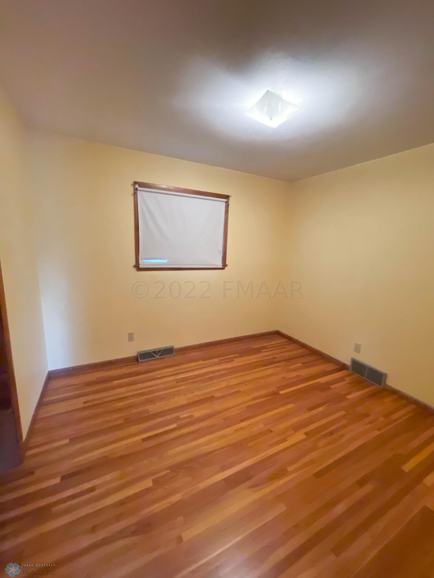 702 Elm St, West Fargo