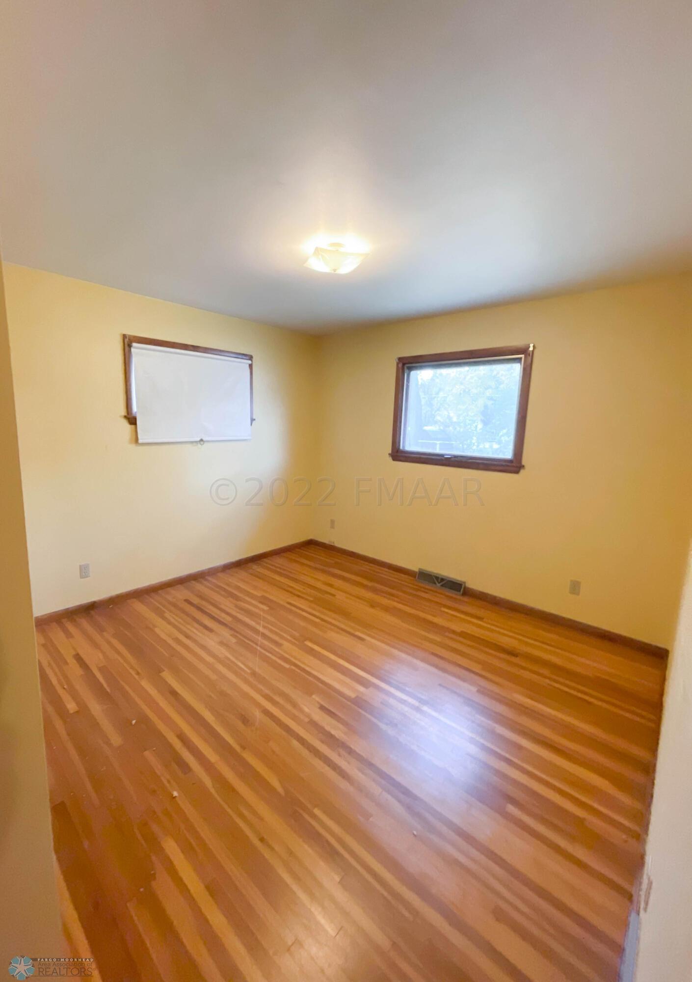 702 Elm St, West Fargo