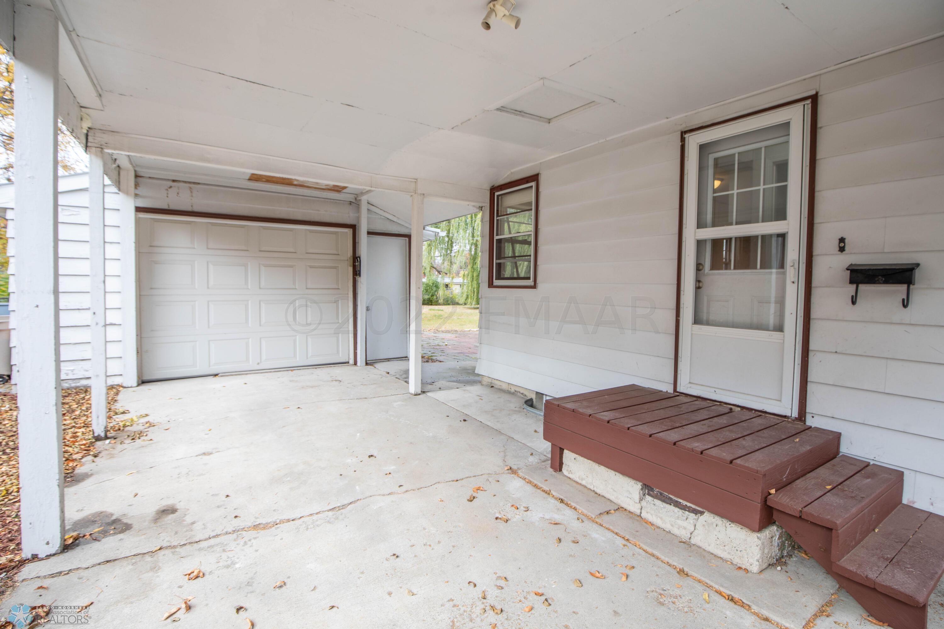 Driveway/Carport