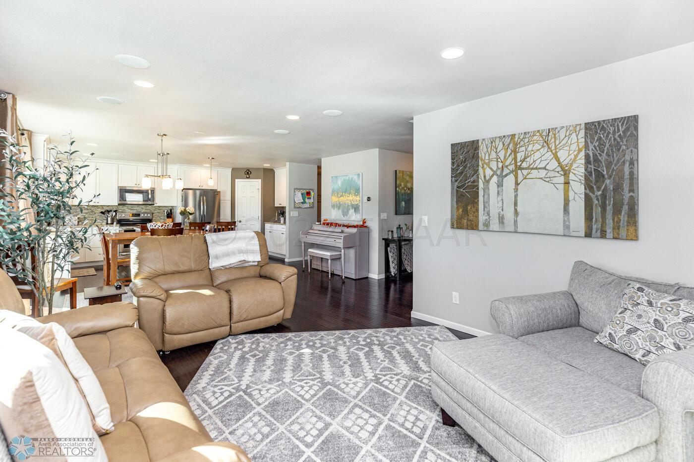 MAIN FLOOR LIVING ROOM