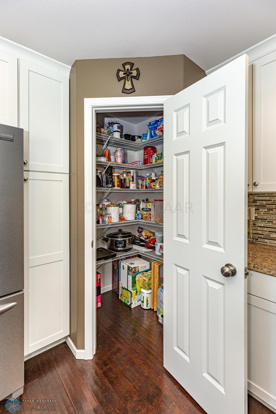KITCHEN PANTRY