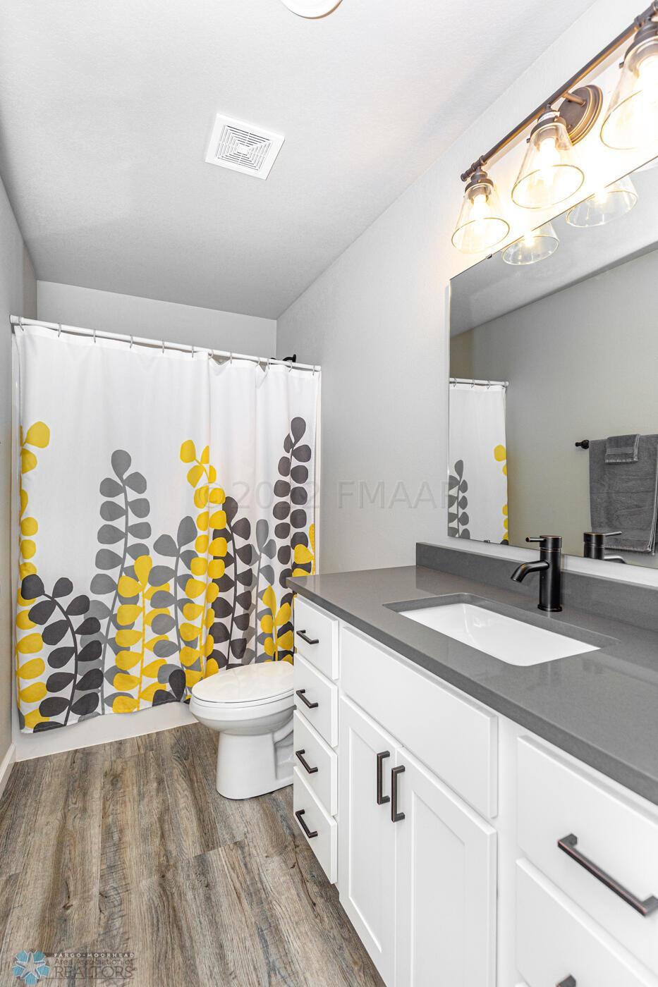 Lower level full bath