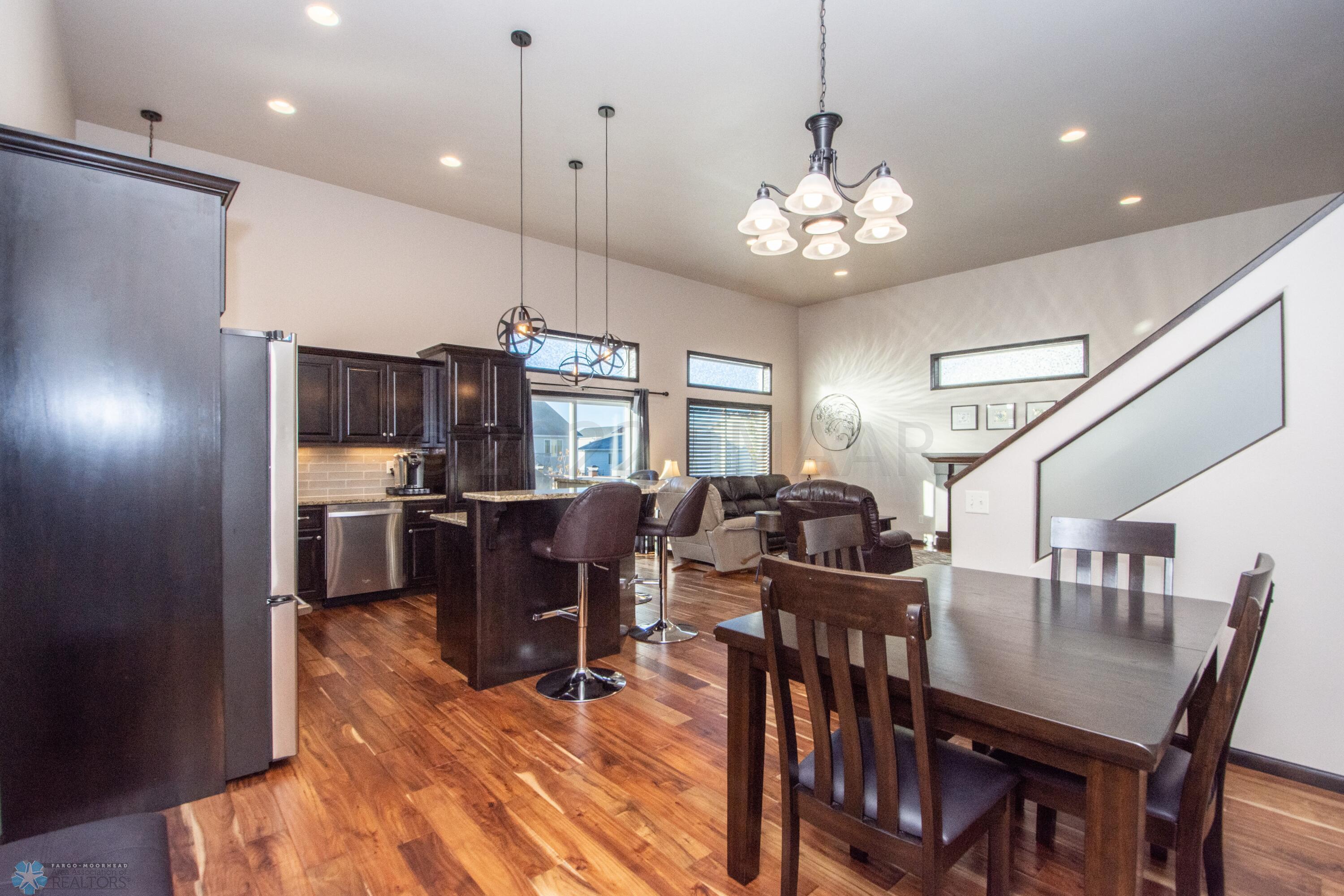 Dining to Kitchen