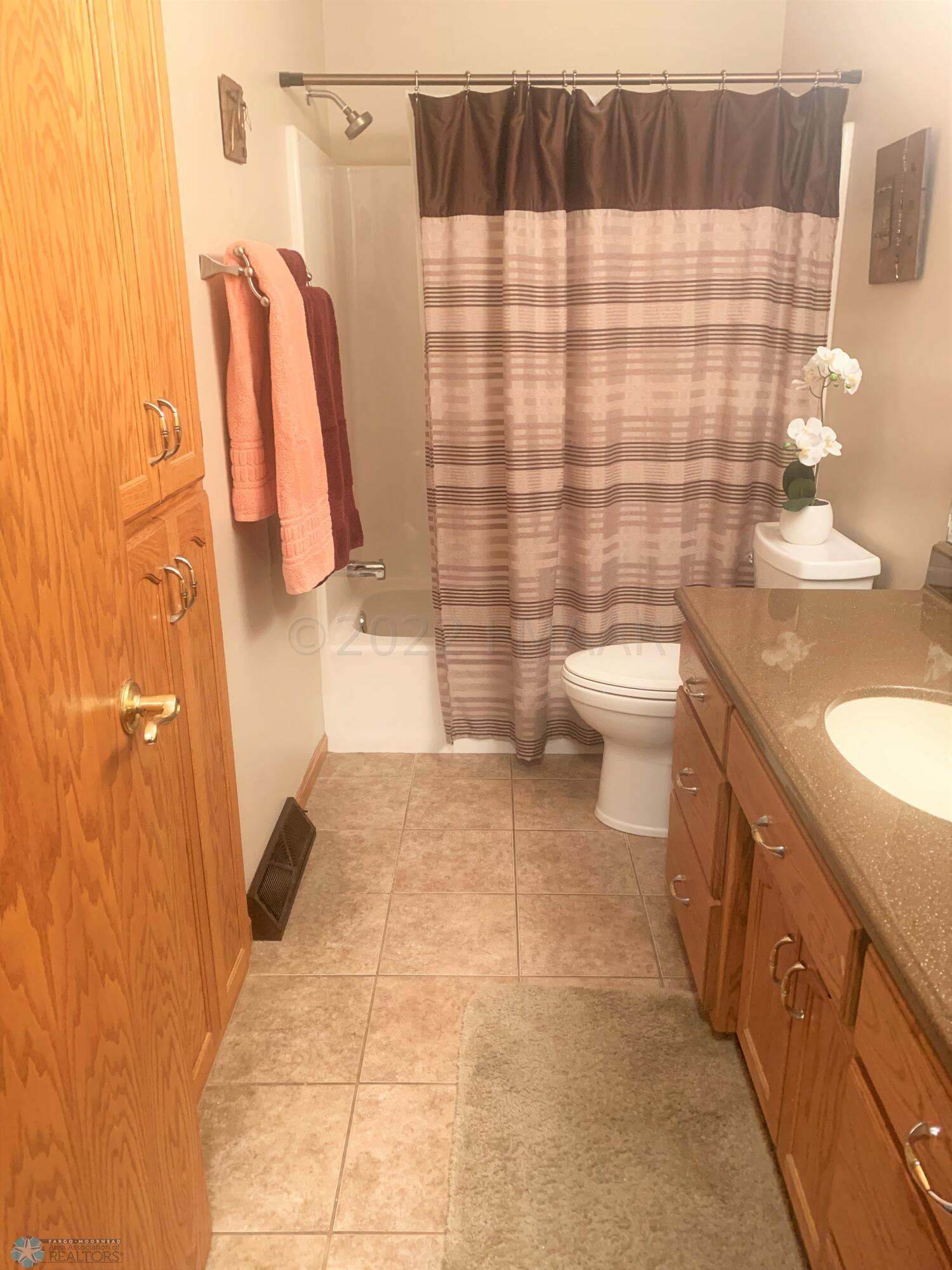 H Upper Bath 1