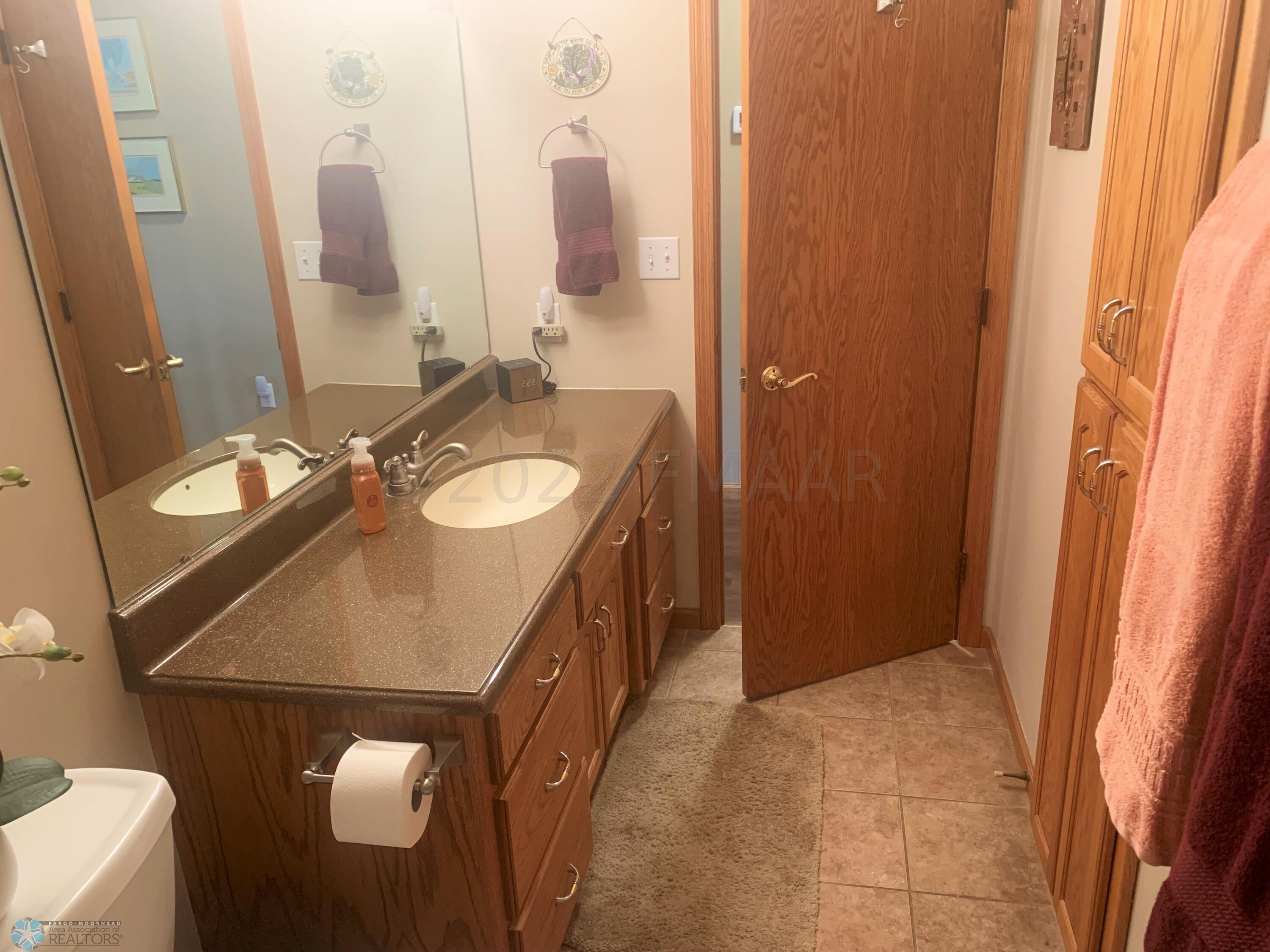 H Upper Bath 3