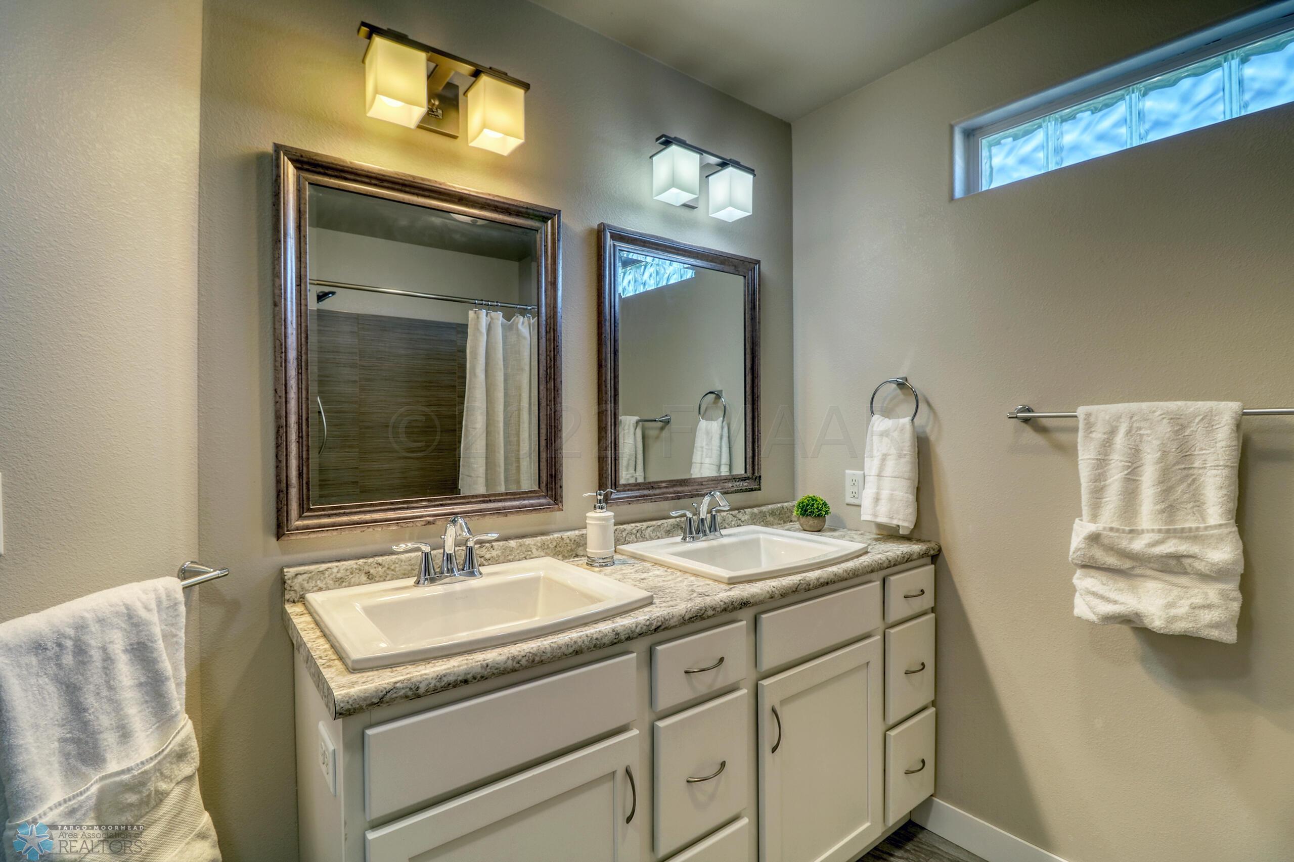Master Bathroom1_1