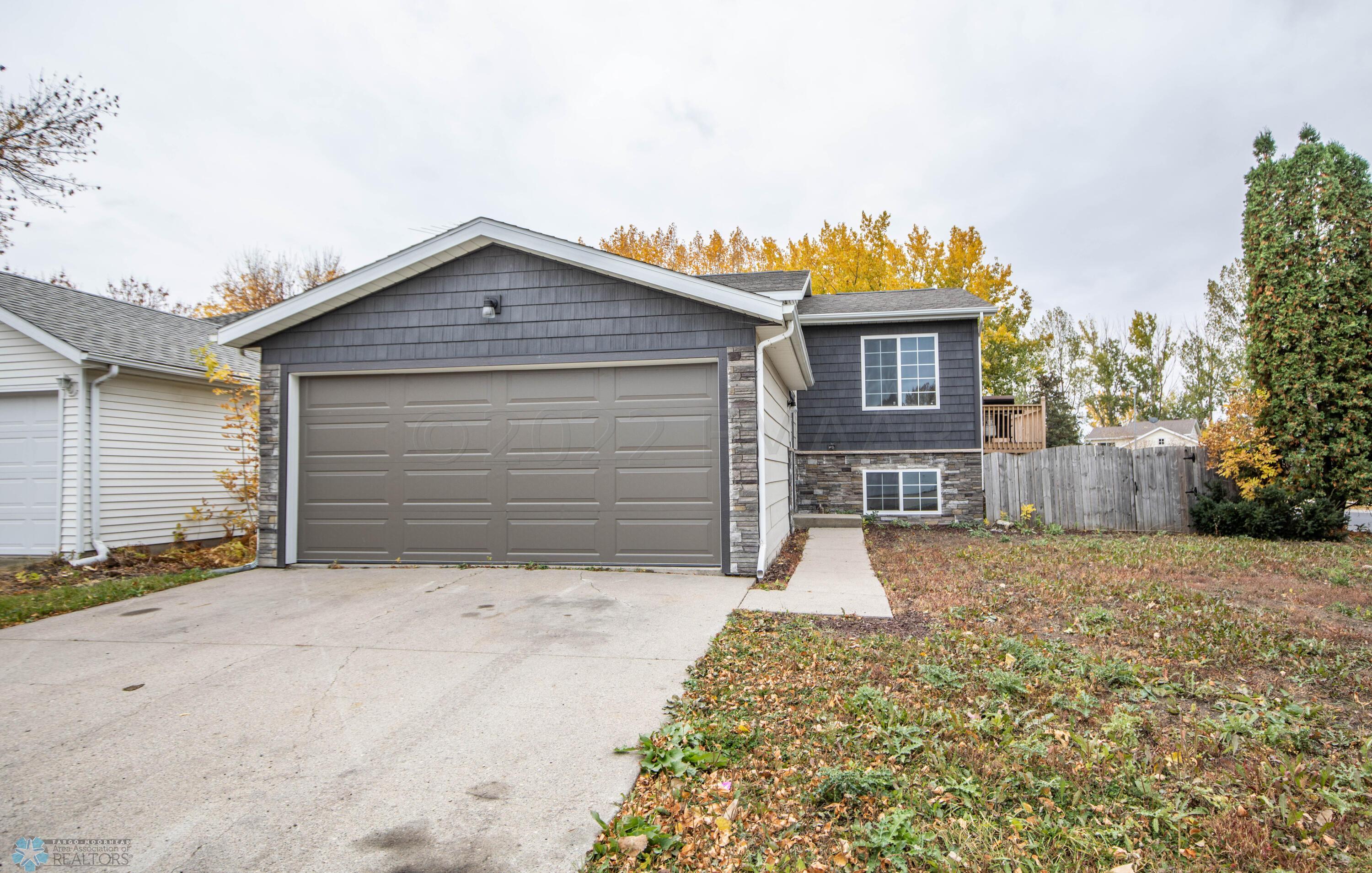 1964 54 Ave S
