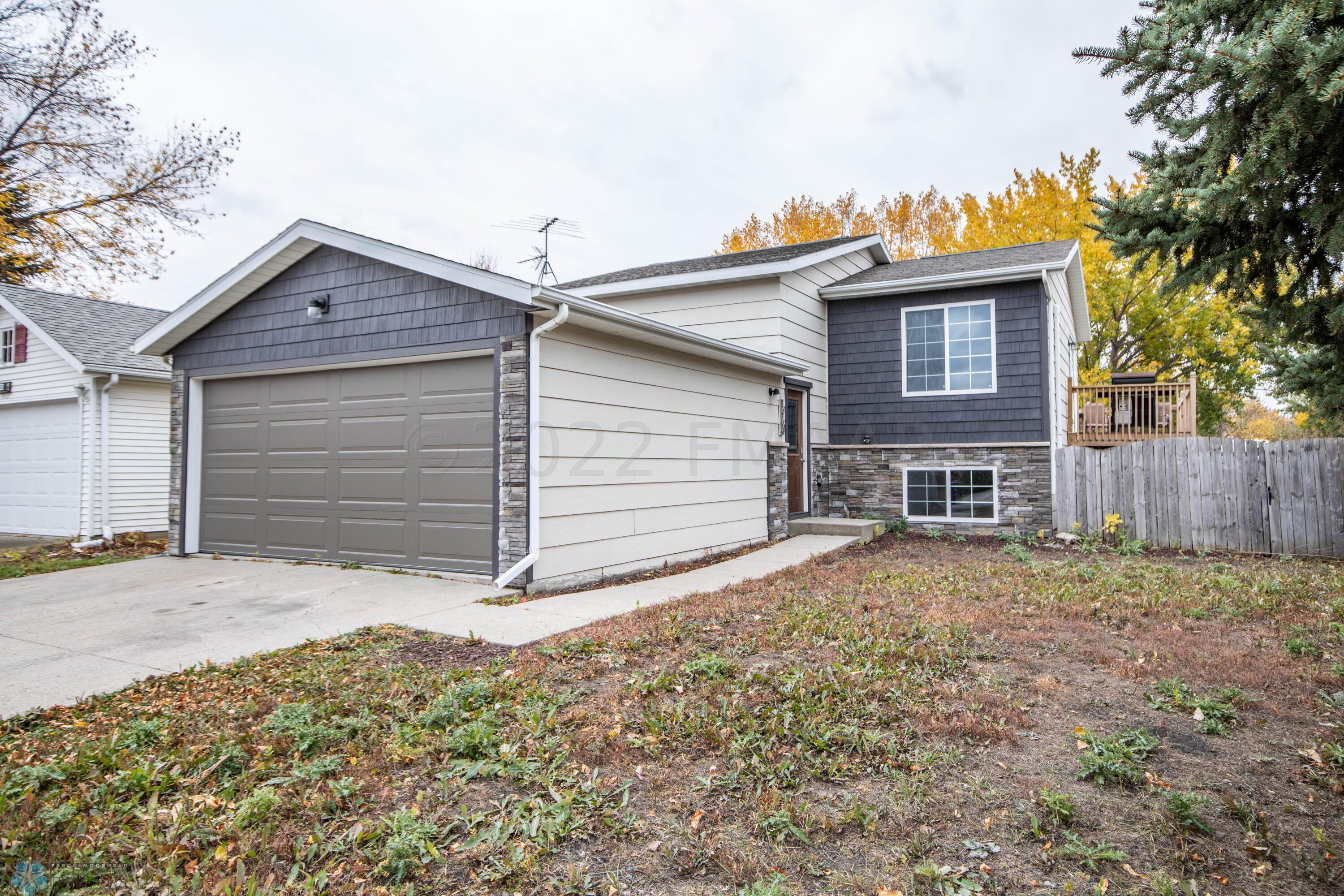 1964 54 Ave S