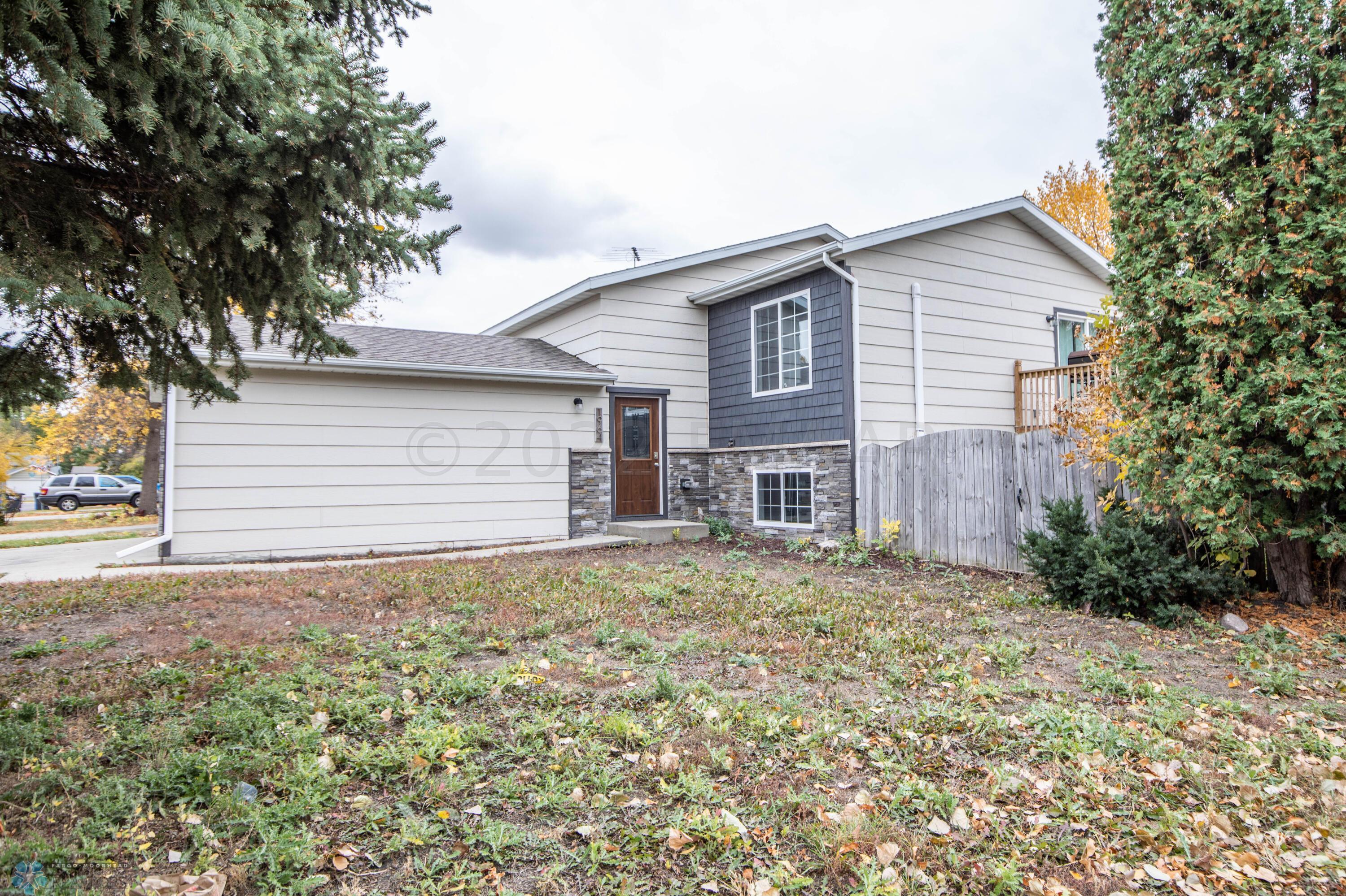 1964 54 Ave S