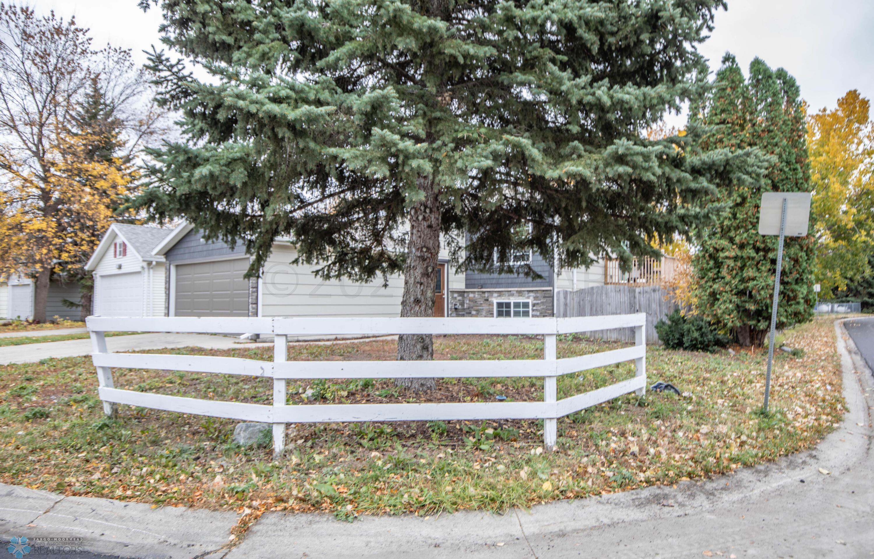 1964 54 Ave S