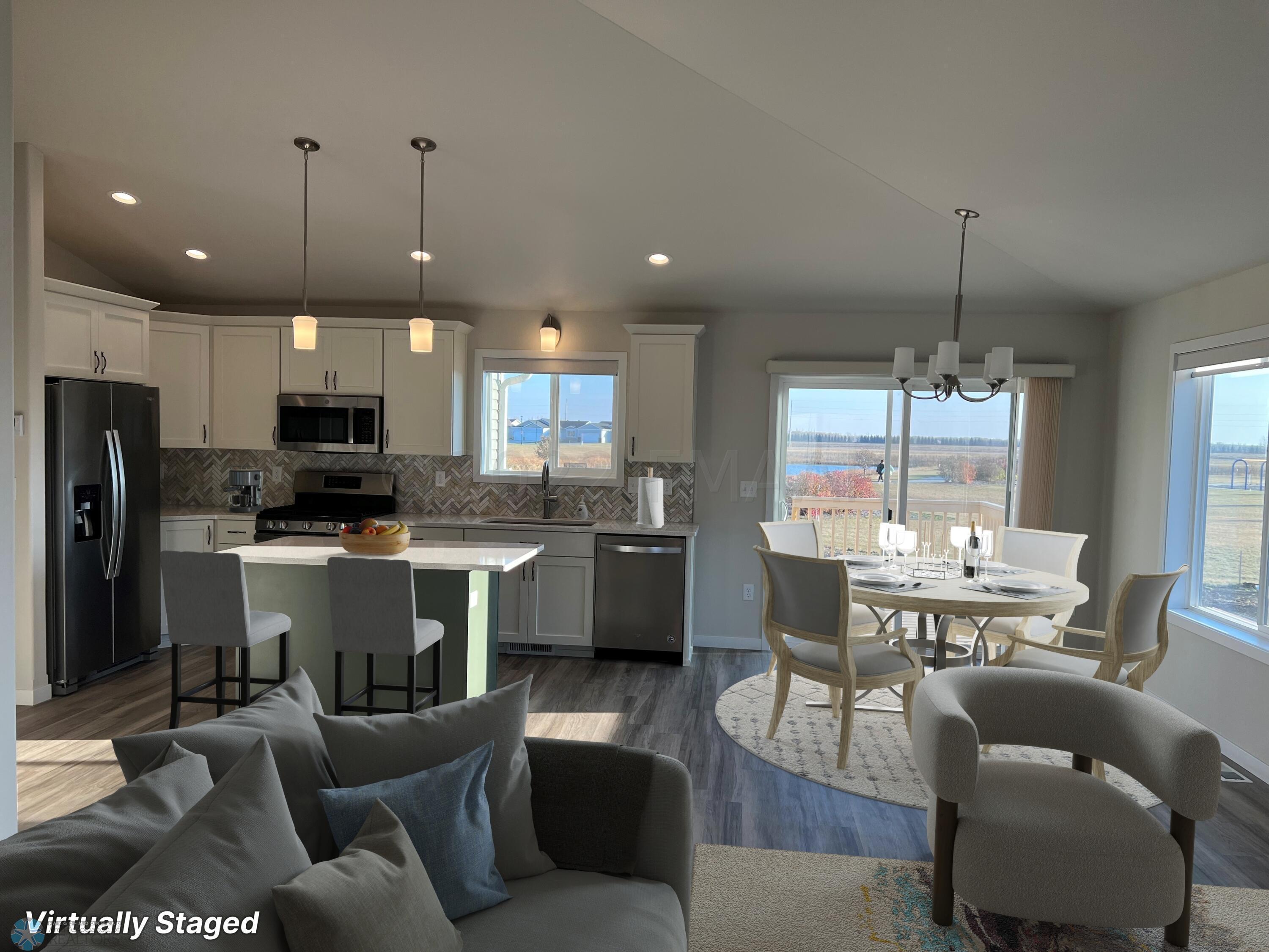 Kitchen & Dining