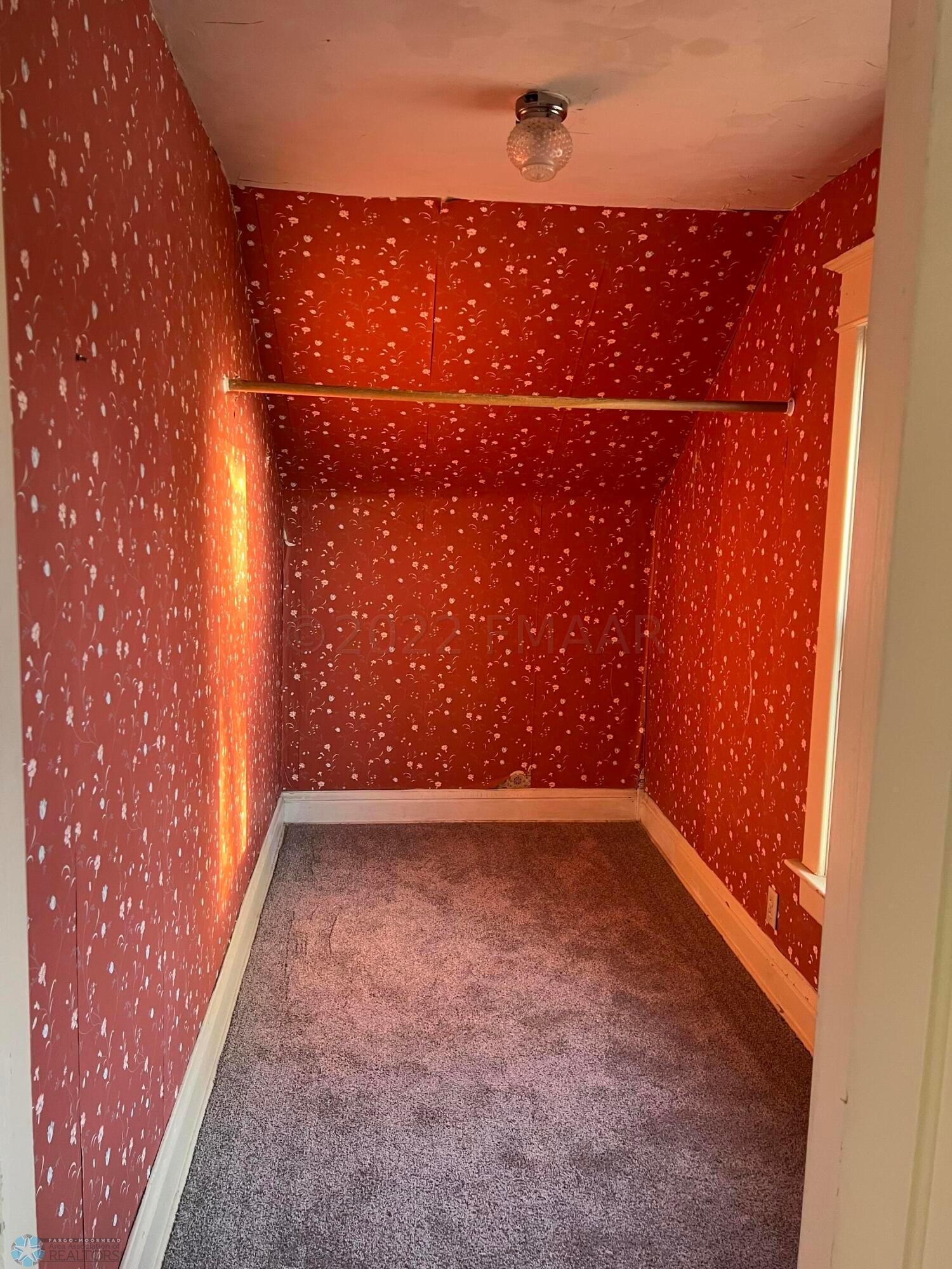 Closet 2 in Master