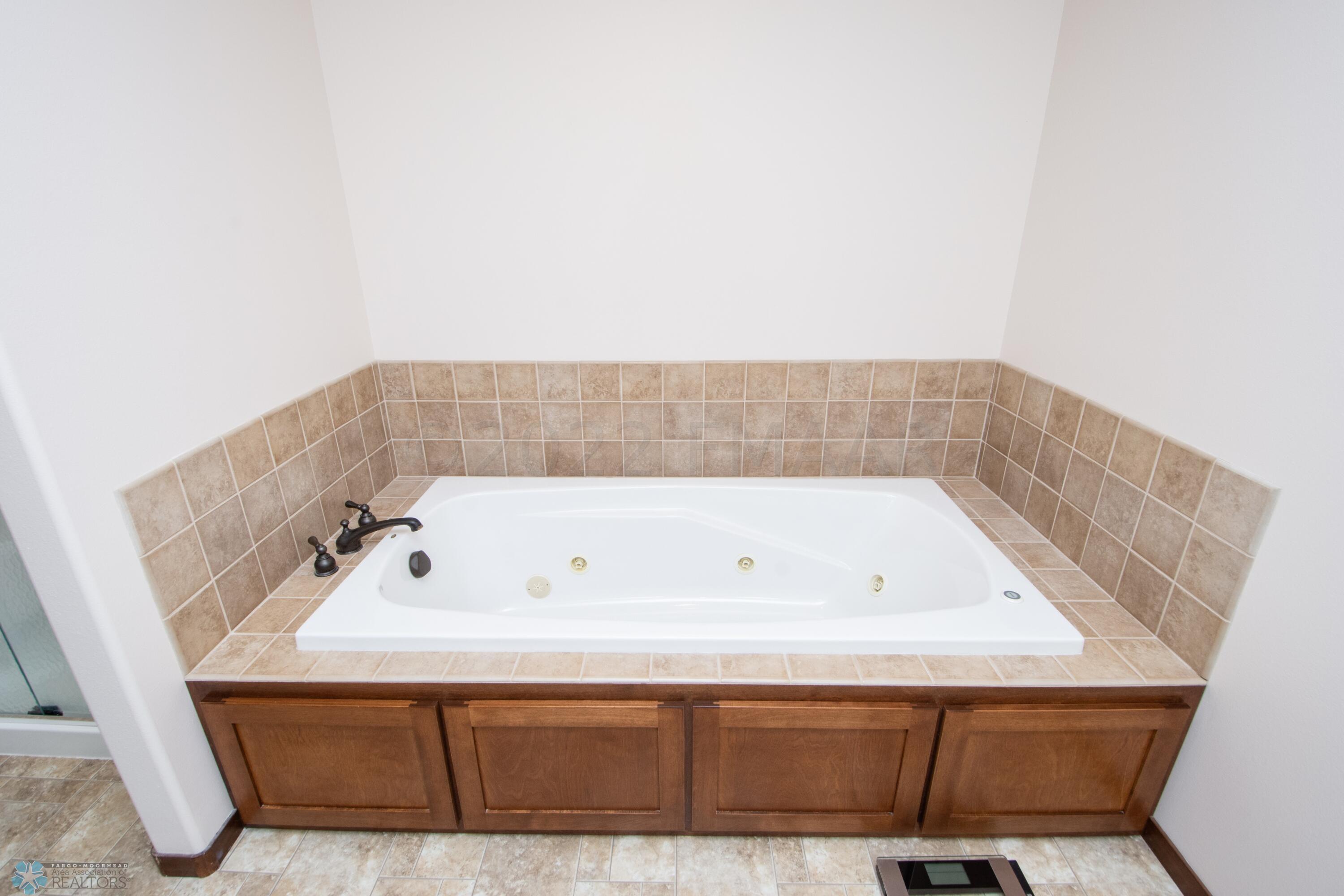 Primary Bathroom - Jetted Tub