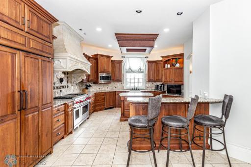 6010 SILVERLEAF Drive S, Fargo, ND 58104