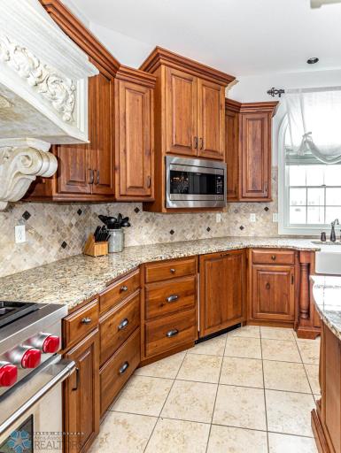 6010 SILVERLEAF Drive S, Fargo, ND 58104