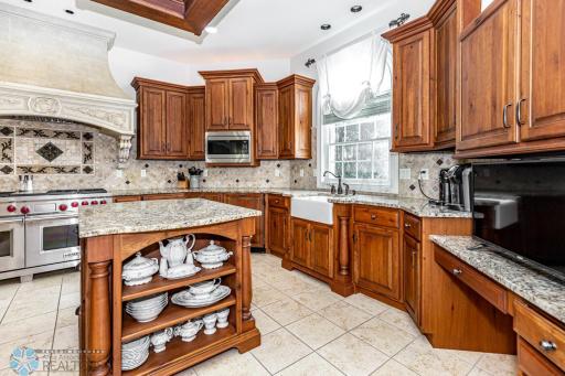 6010 SILVERLEAF Drive S, Fargo, ND 58104