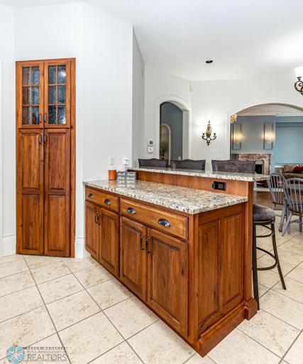 6010 SILVERLEAF Drive S, Fargo, ND 58104