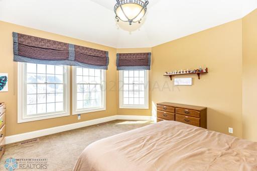 6010 SILVERLEAF Drive S, Fargo, ND 58104