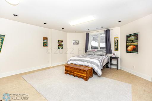 6010 SILVERLEAF Drive S, Fargo, ND 58104