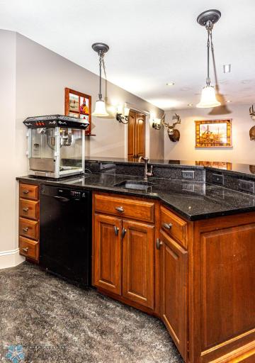 6010 SILVERLEAF Drive S, Fargo, ND 58104