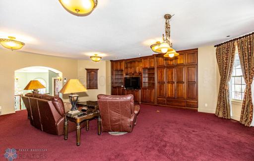 6010 SILVERLEAF Drive S, Fargo, ND 58104