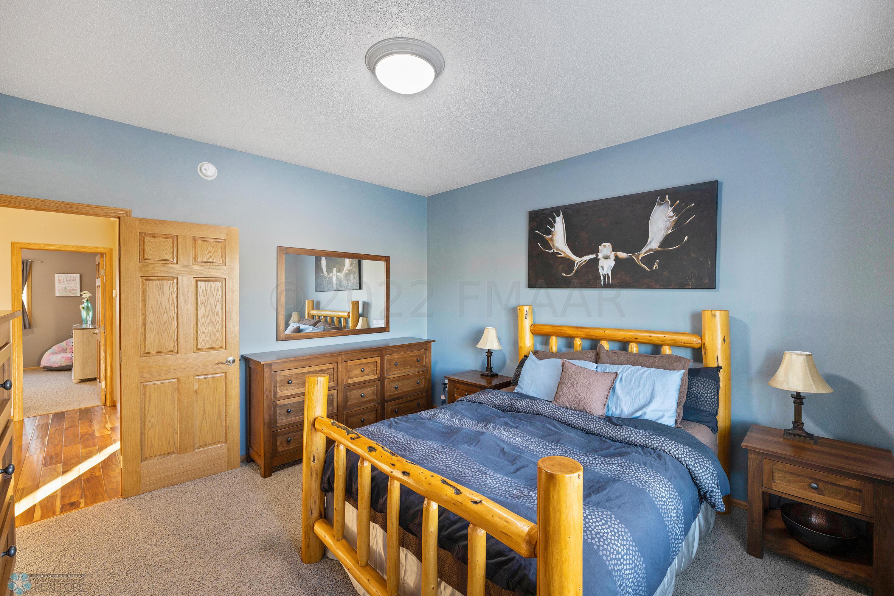 Mainfloor Primary Bedroom