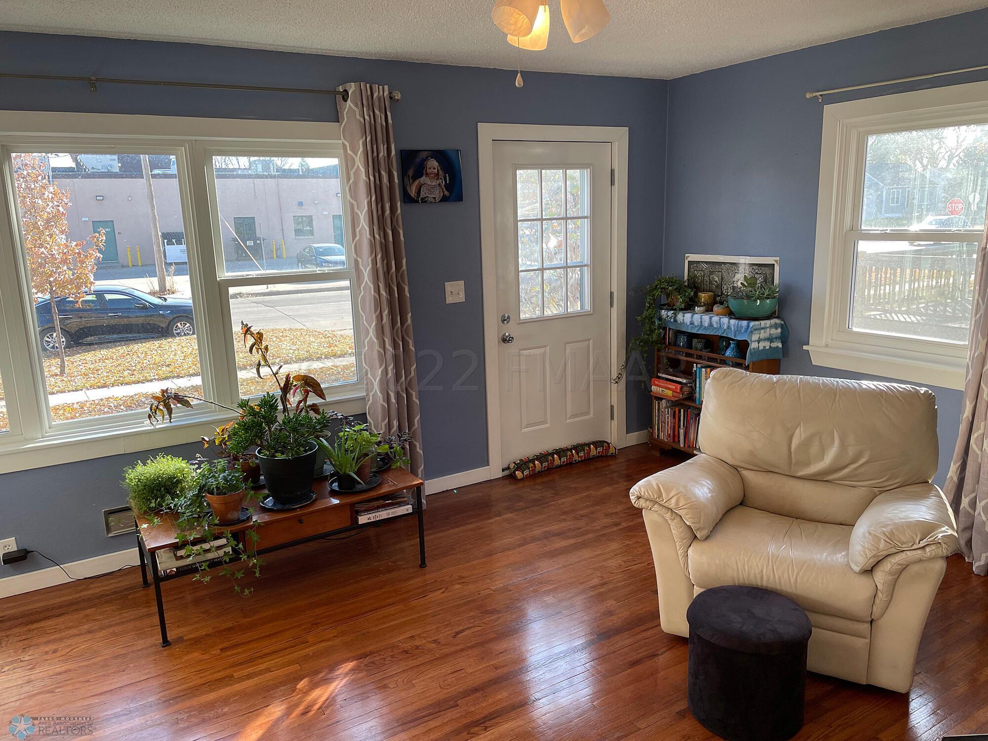 Living room with oak floor-2